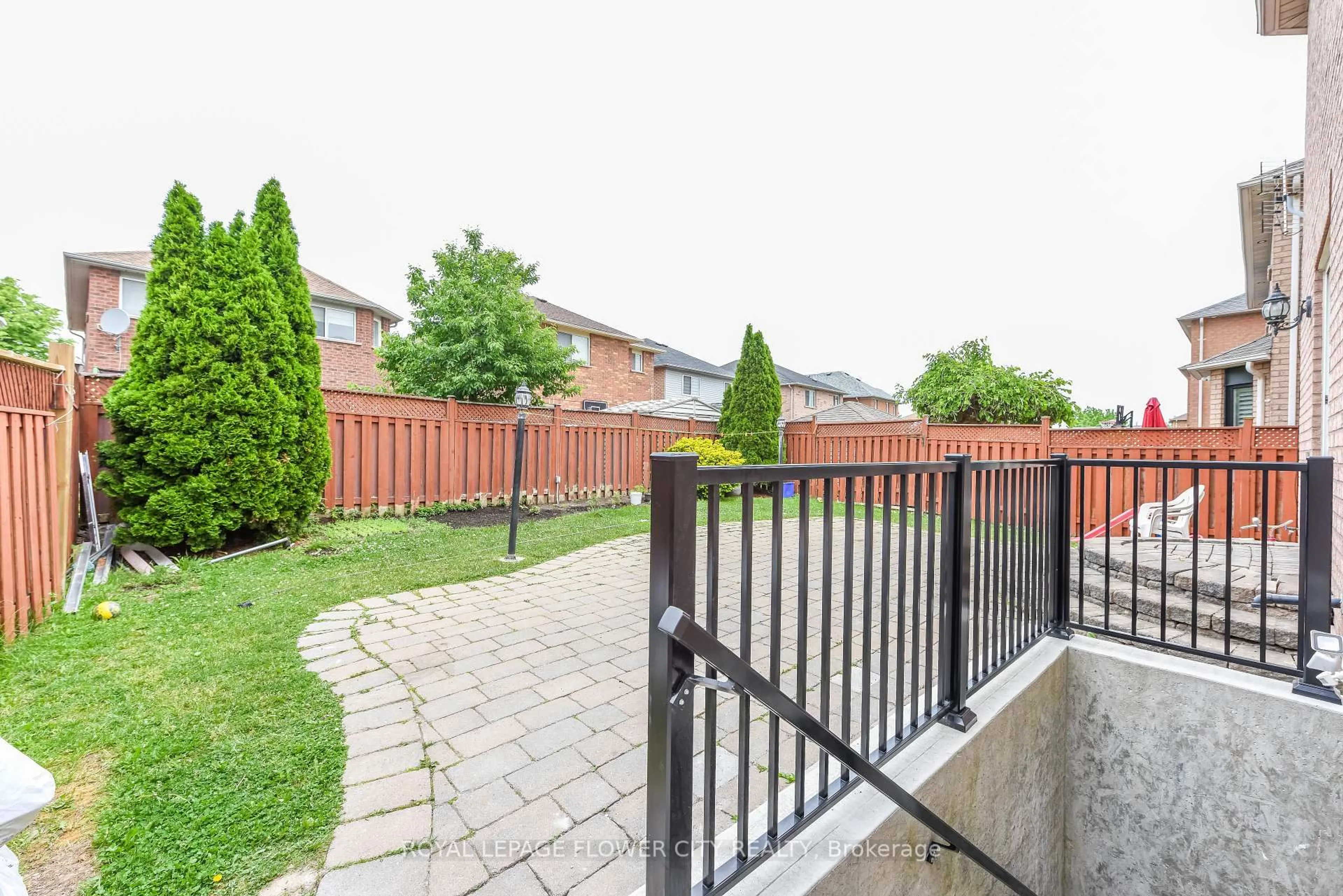 Patio, street for 46 Pertosa Dr, Brampton Ontario L6X 4W8