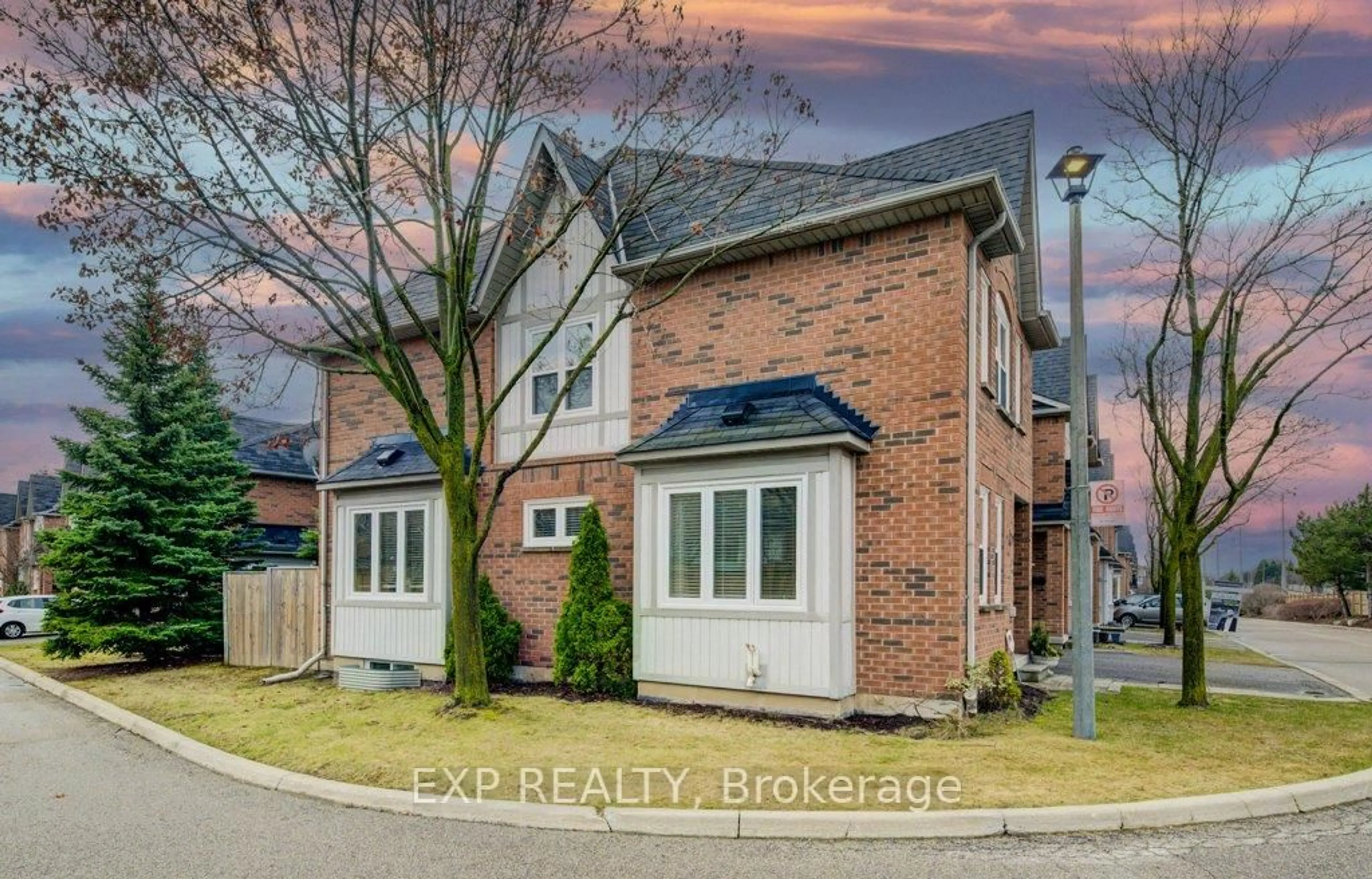 A pic from outside/outdoor area/front of a property/back of a property/a pic from drone, street for 5865 Dalebrook Cres #57B, Mississauga Ontario L5M 5X1