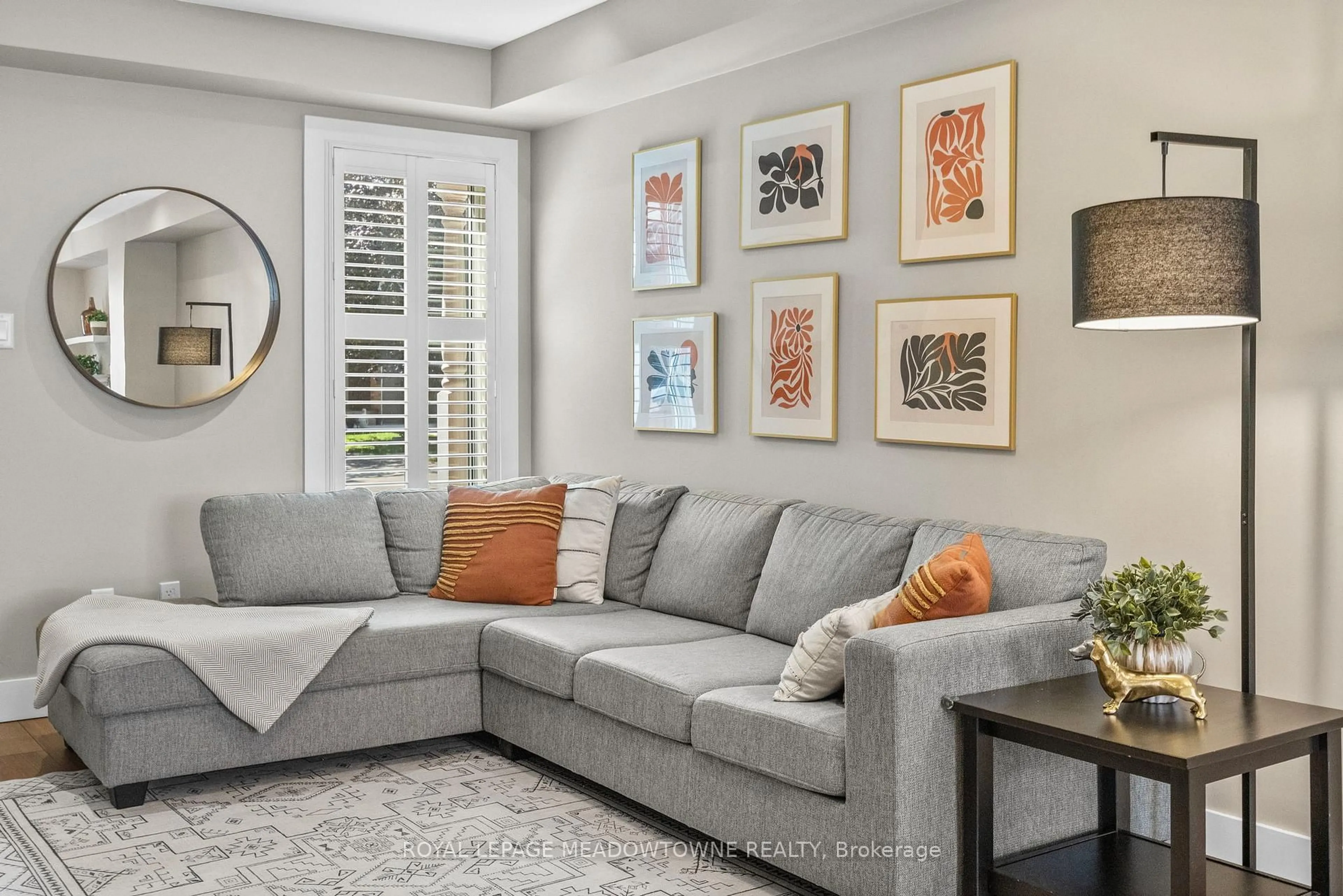Living room with furniture, unknown for 58 Dawson Cres, Milton Ontario L9T 5H9