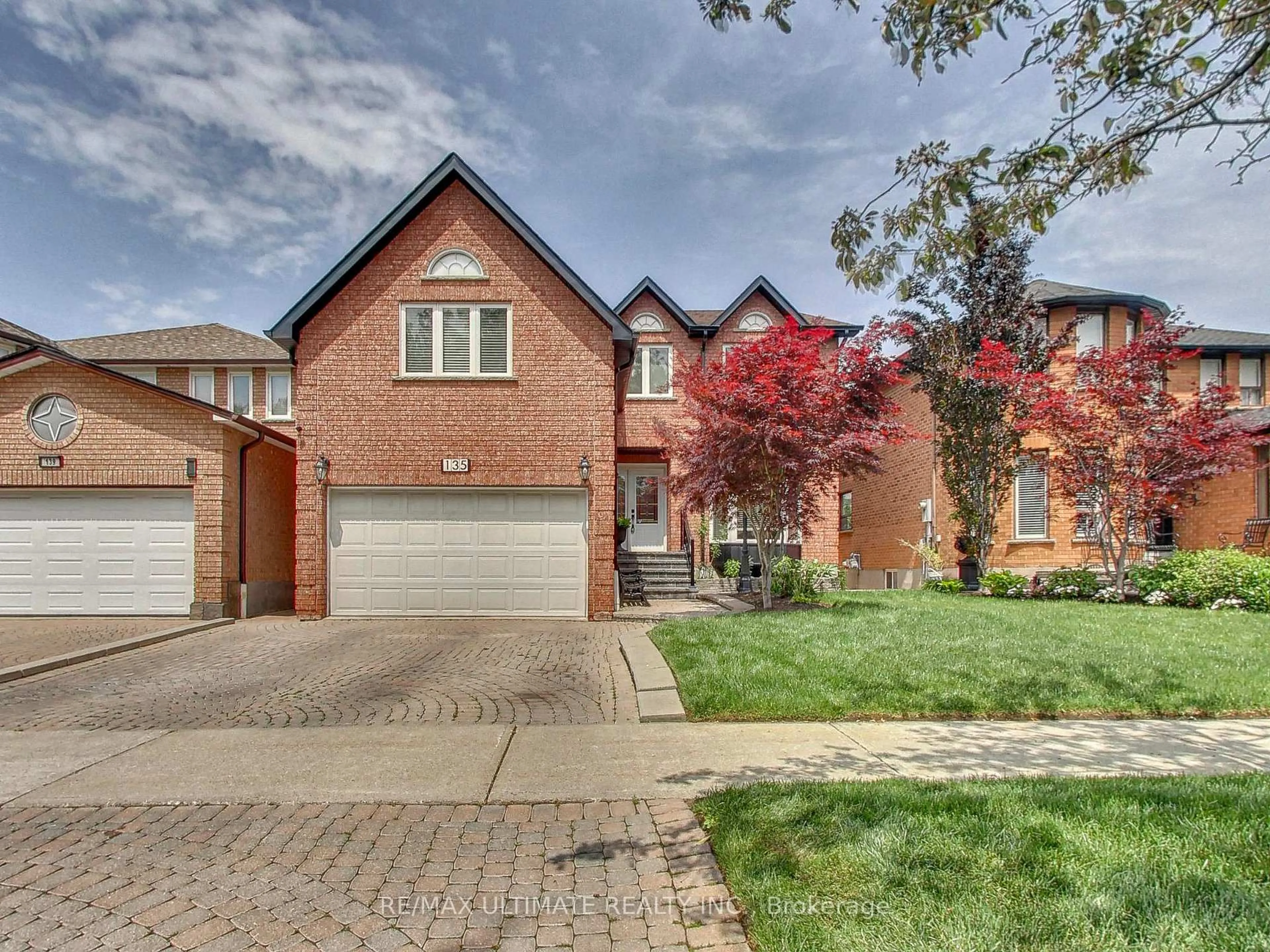 Home with brick exterior material, street for 135 Glenn Hawthorne Blvd, Mississauga Ontario L5R 2K8