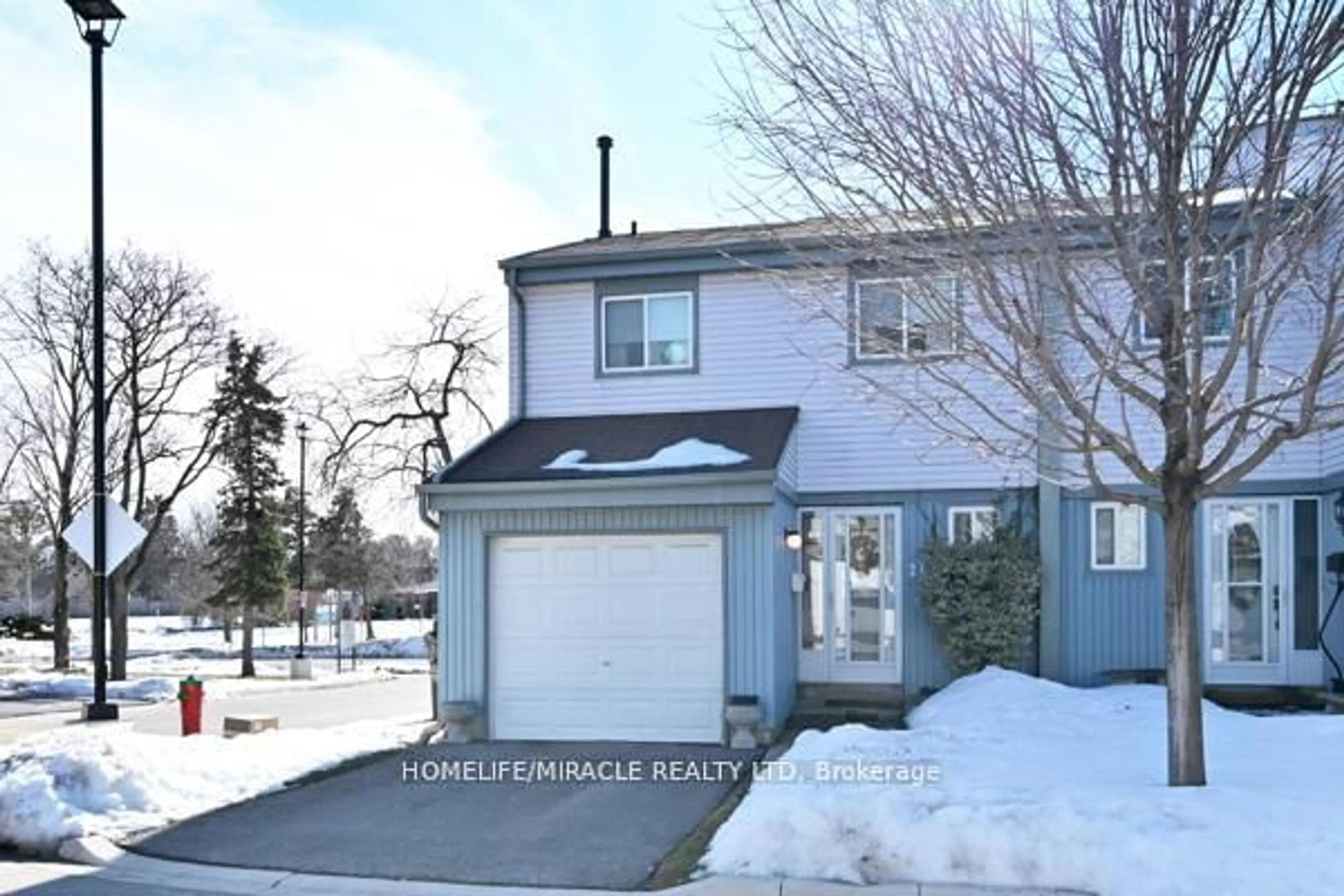 Unknown for 121 Falconer Dr #27, Mississauga Ontario L5N 2K8