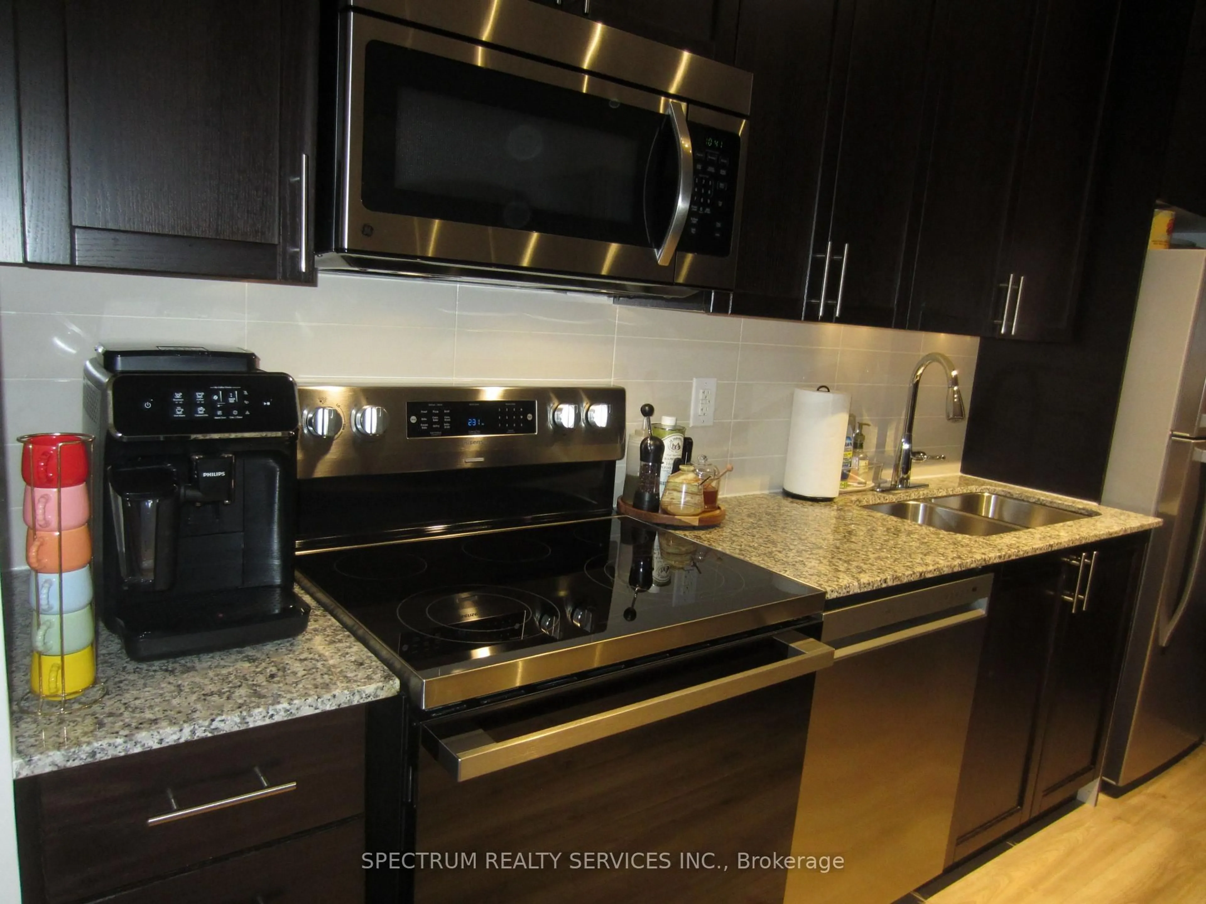 Standard kitchen, unknown for 830 Lawrence Ave #212, Toronto Ontario M6A 0B6