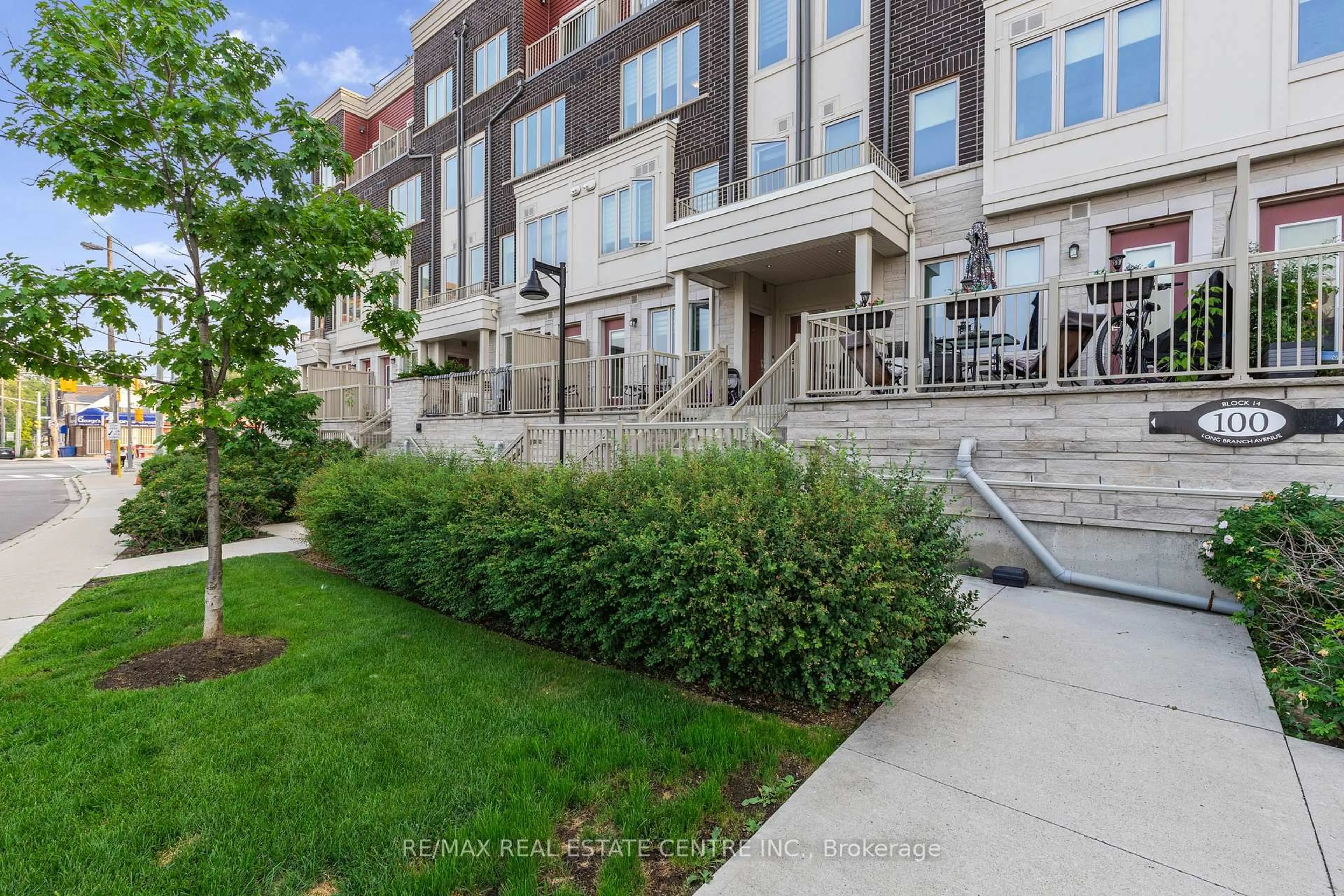 Patio, street for 100 Long Branch Ave #27, Toronto Ontario M8W 1N6