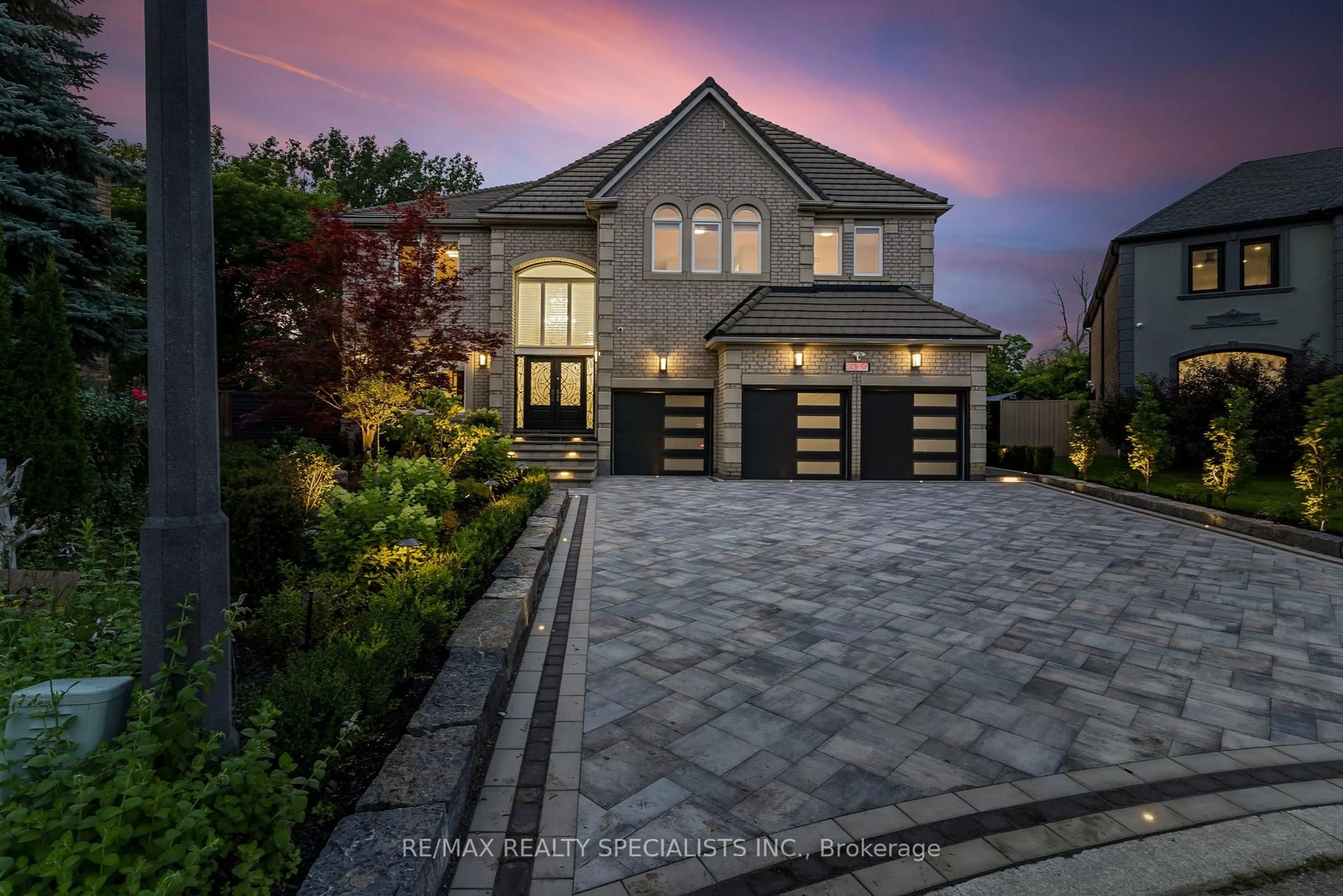 Home with brick exterior material, street for 5397 Roanoke Crt, Mississauga Ontario L5M 5H9