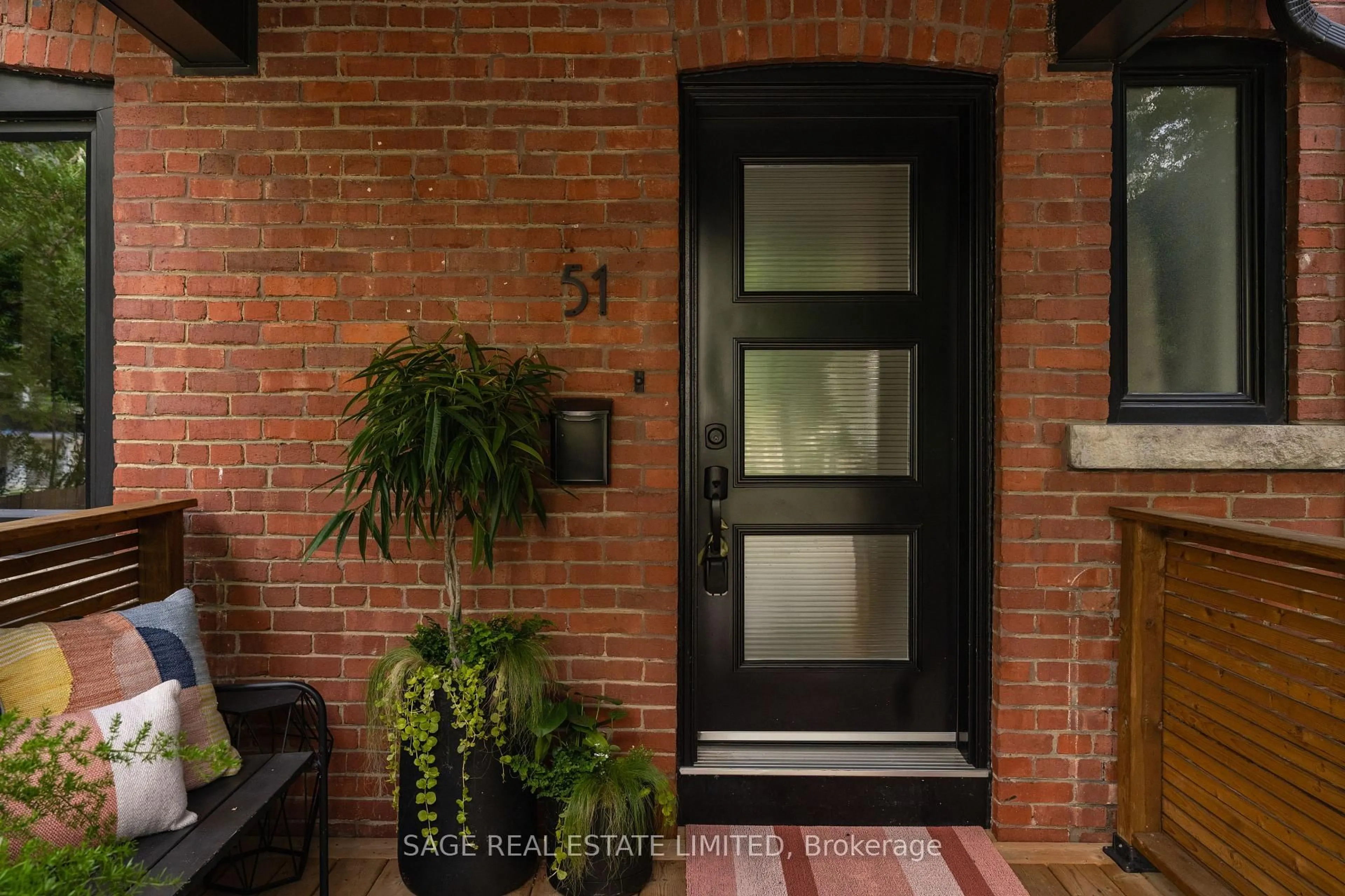 Indoor entryway for 51 Mountview Ave, Toronto Ontario M6P 2L5