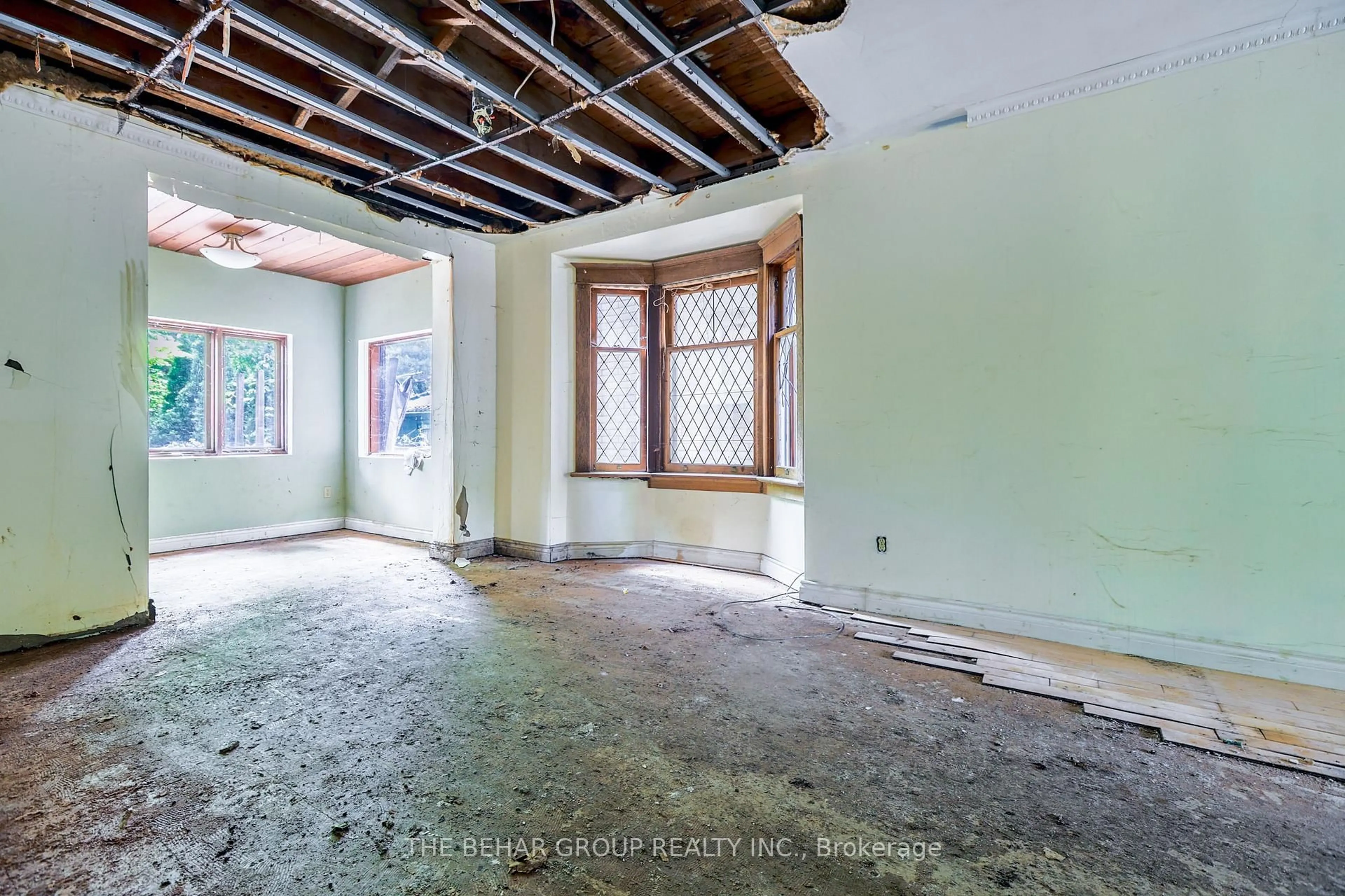 A pic of a room for 313 Sunnyside Ave, Toronto Ontario M6R 2R3
