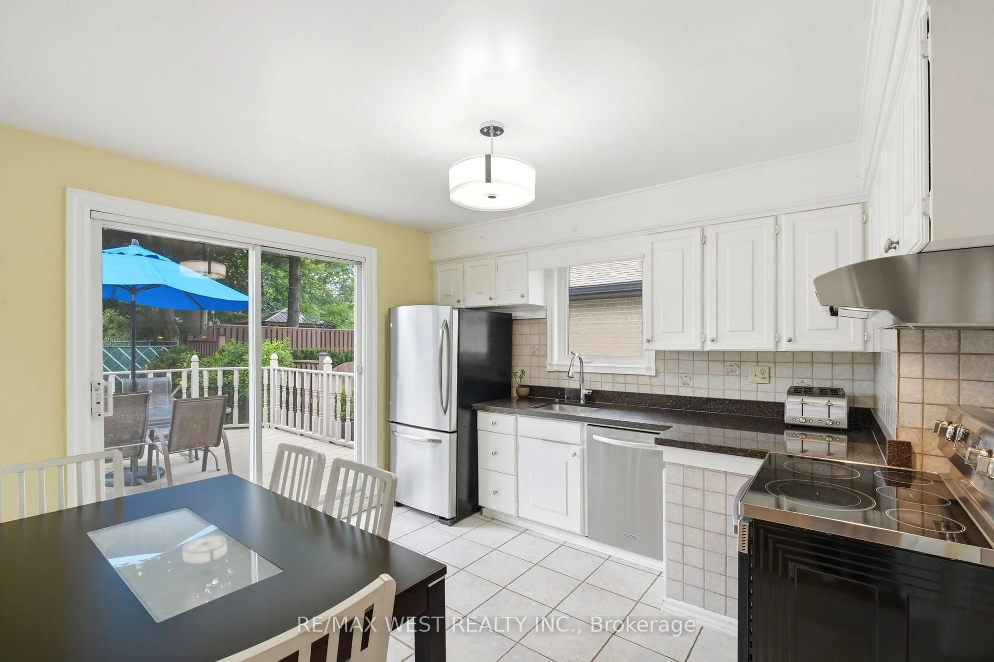 Open concept kitchen, ceramic/tile floor for 2 Renault Cres, Toronto Ontario M9P 1J1