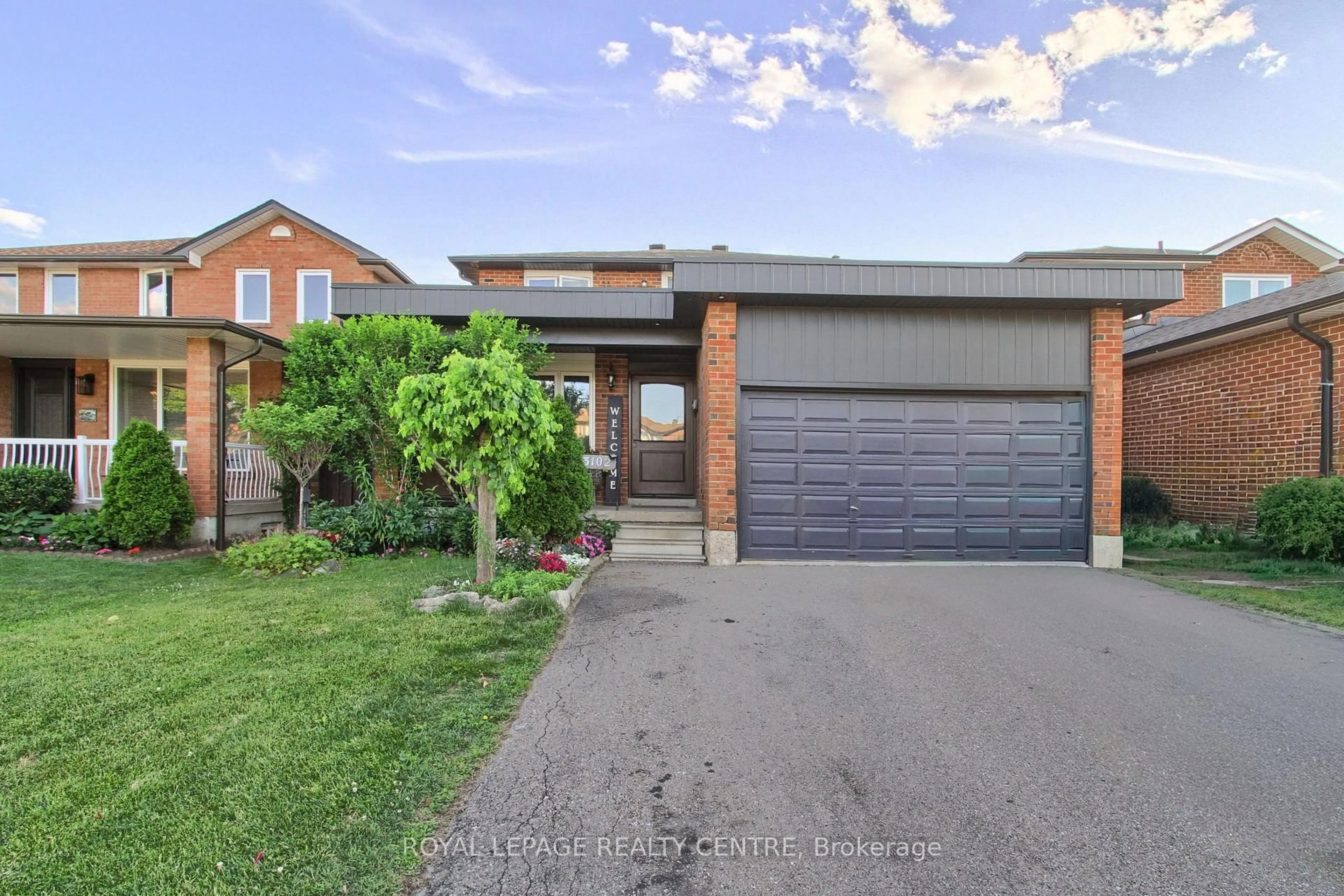Home with brick exterior material, street for 3102 Nawbrook Rd, Mississauga Ontario L4X 2V5