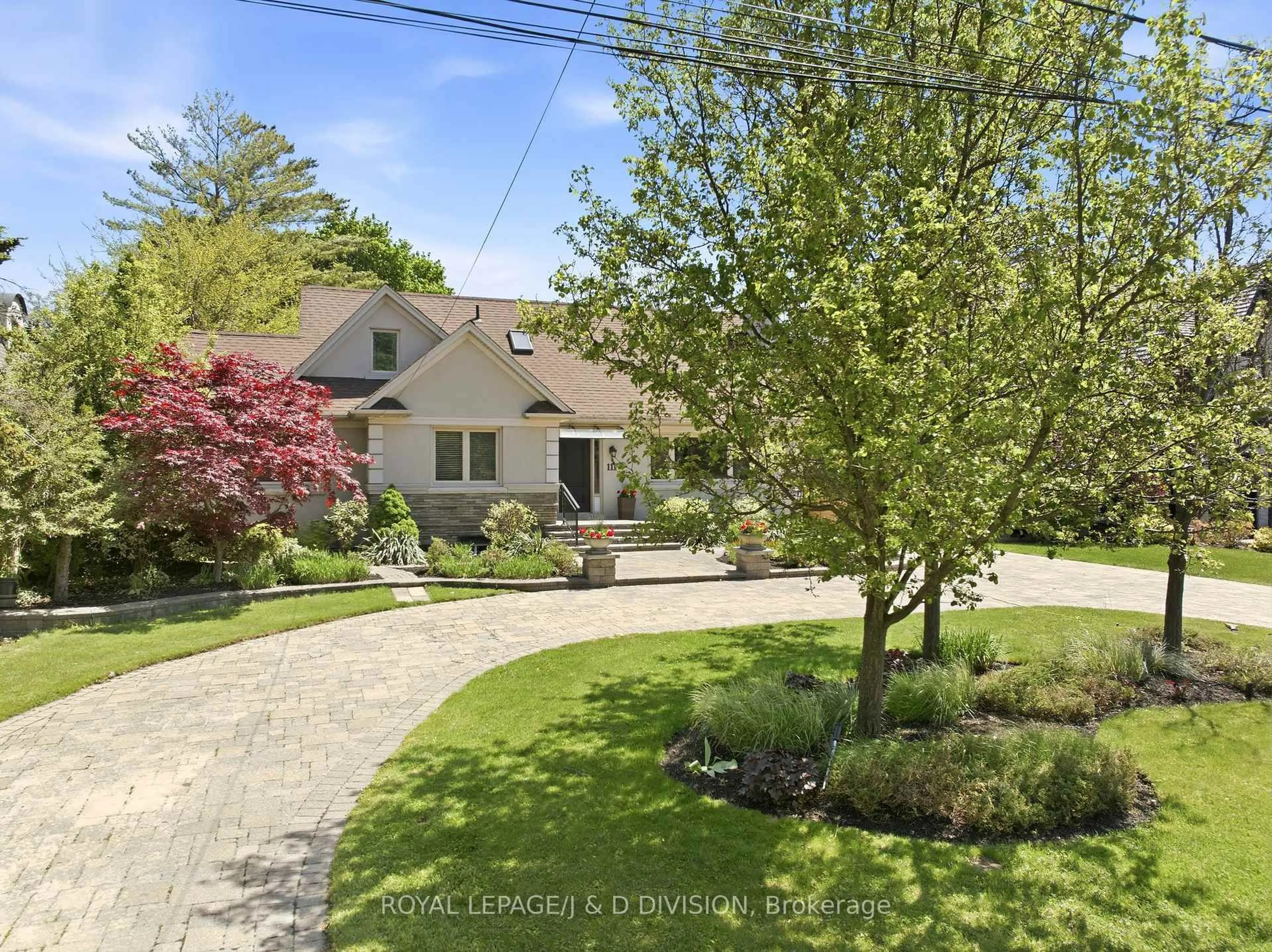 A pic from outside/outdoor area/front of a property/back of a property/a pic from drone, street for 111 Warwood Rd, Toronto Ontario M9B 5B6