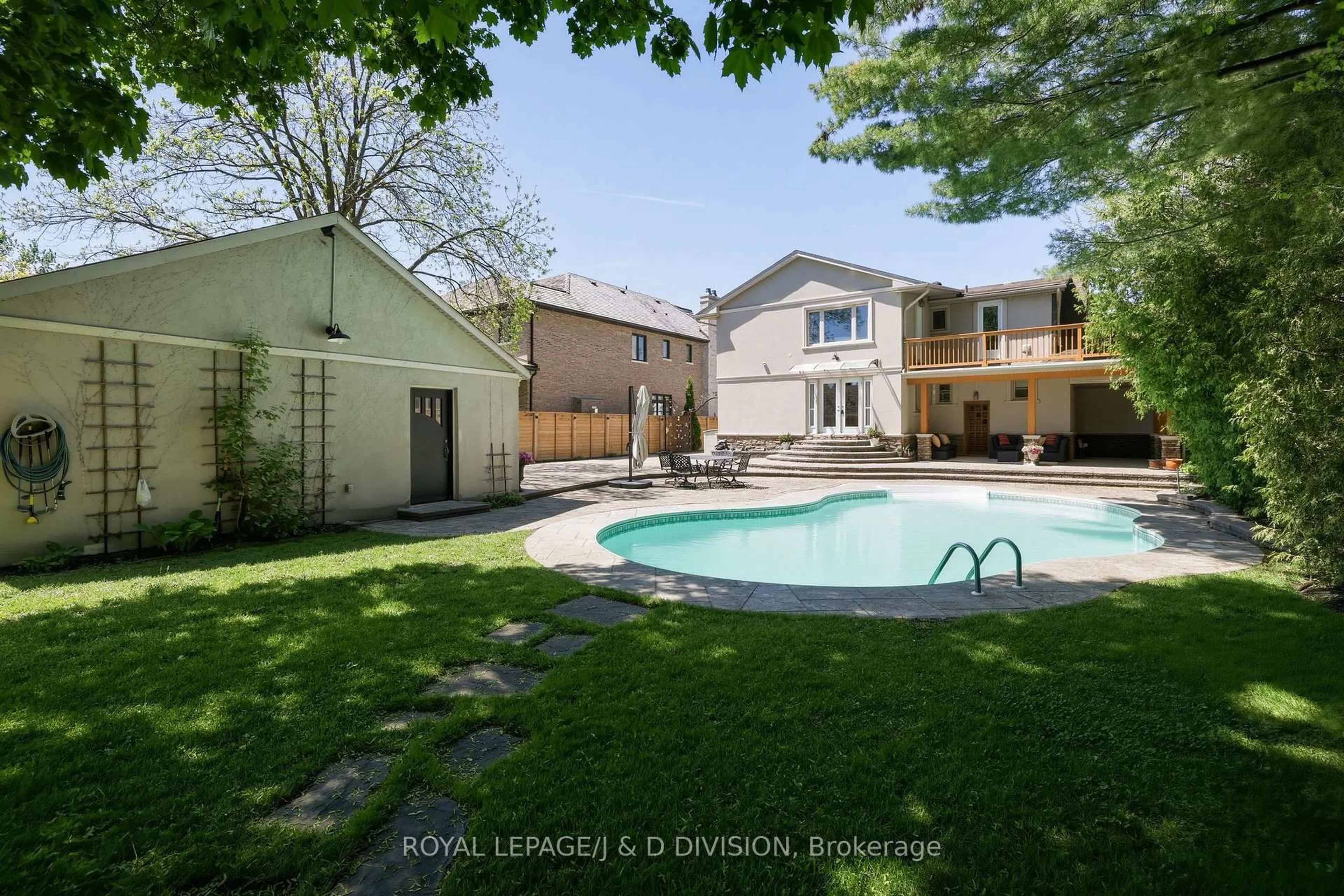 Pool for 111 Warwood Rd, Toronto Ontario M9B 5B6