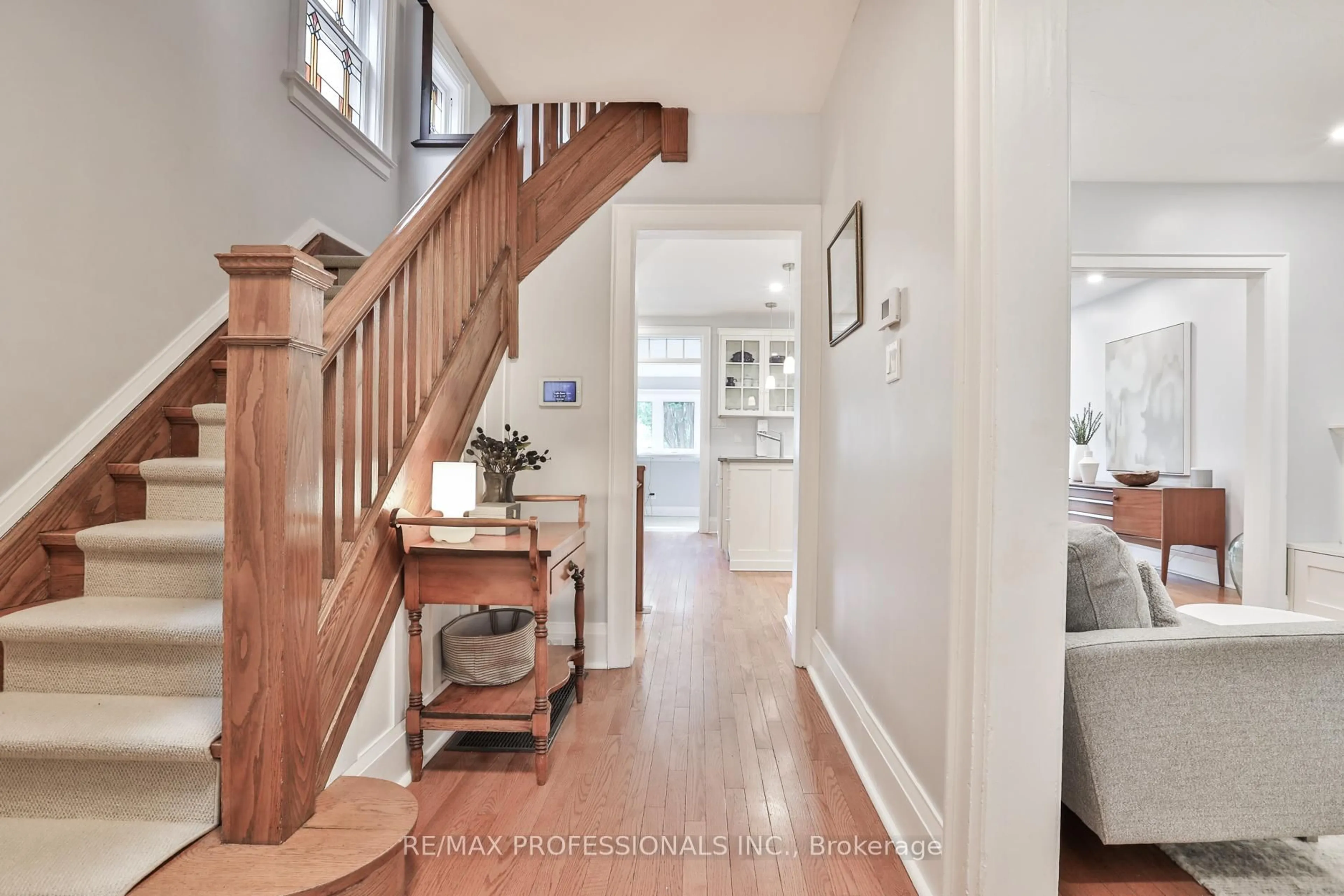 Indoor entryway for 611 Windermere Ave, Toronto Ontario M6S 3L9