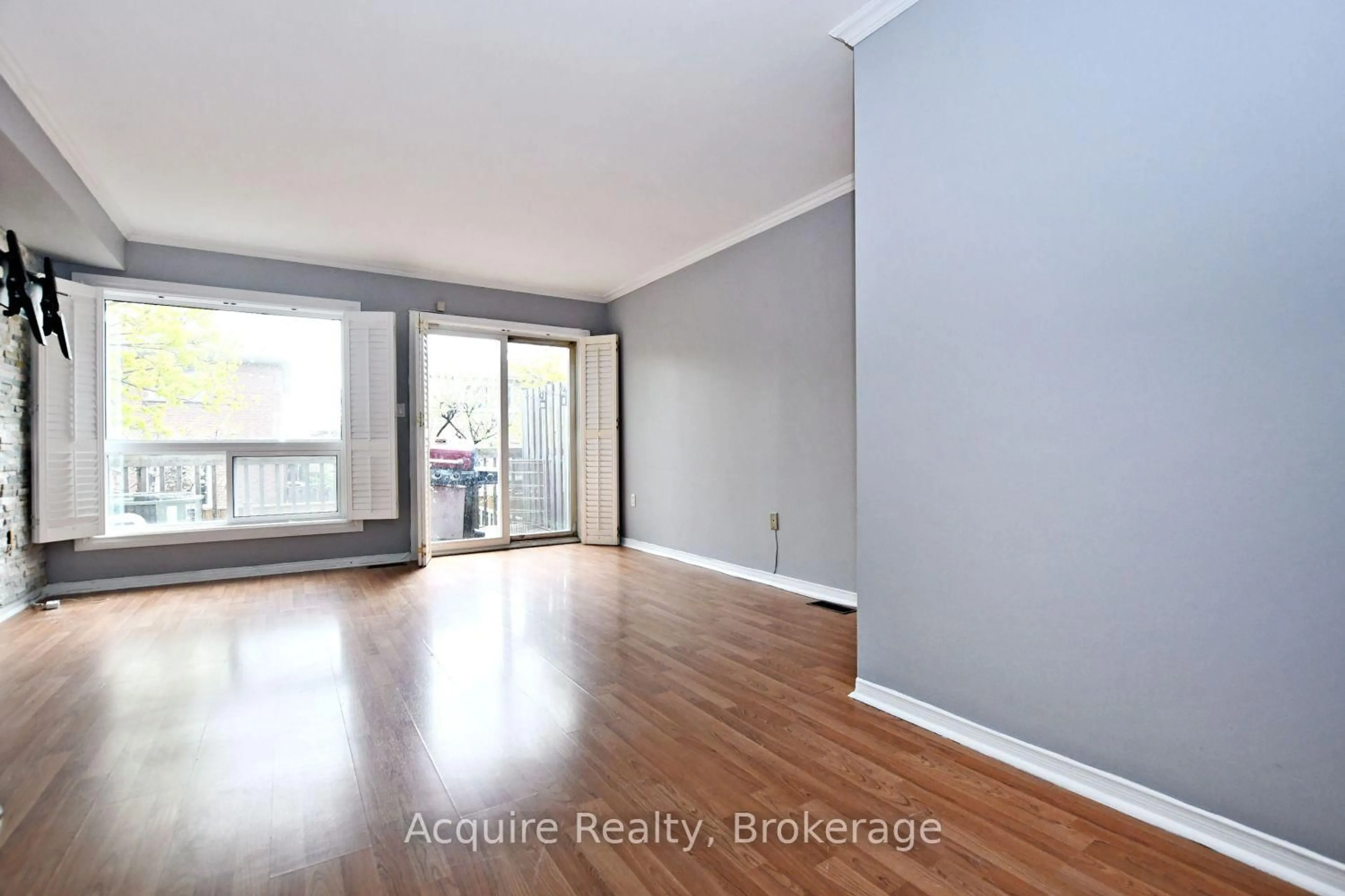 A pic of a room for 80 Strathaven Dr #22, Mississauga Ontario L5R 3V9