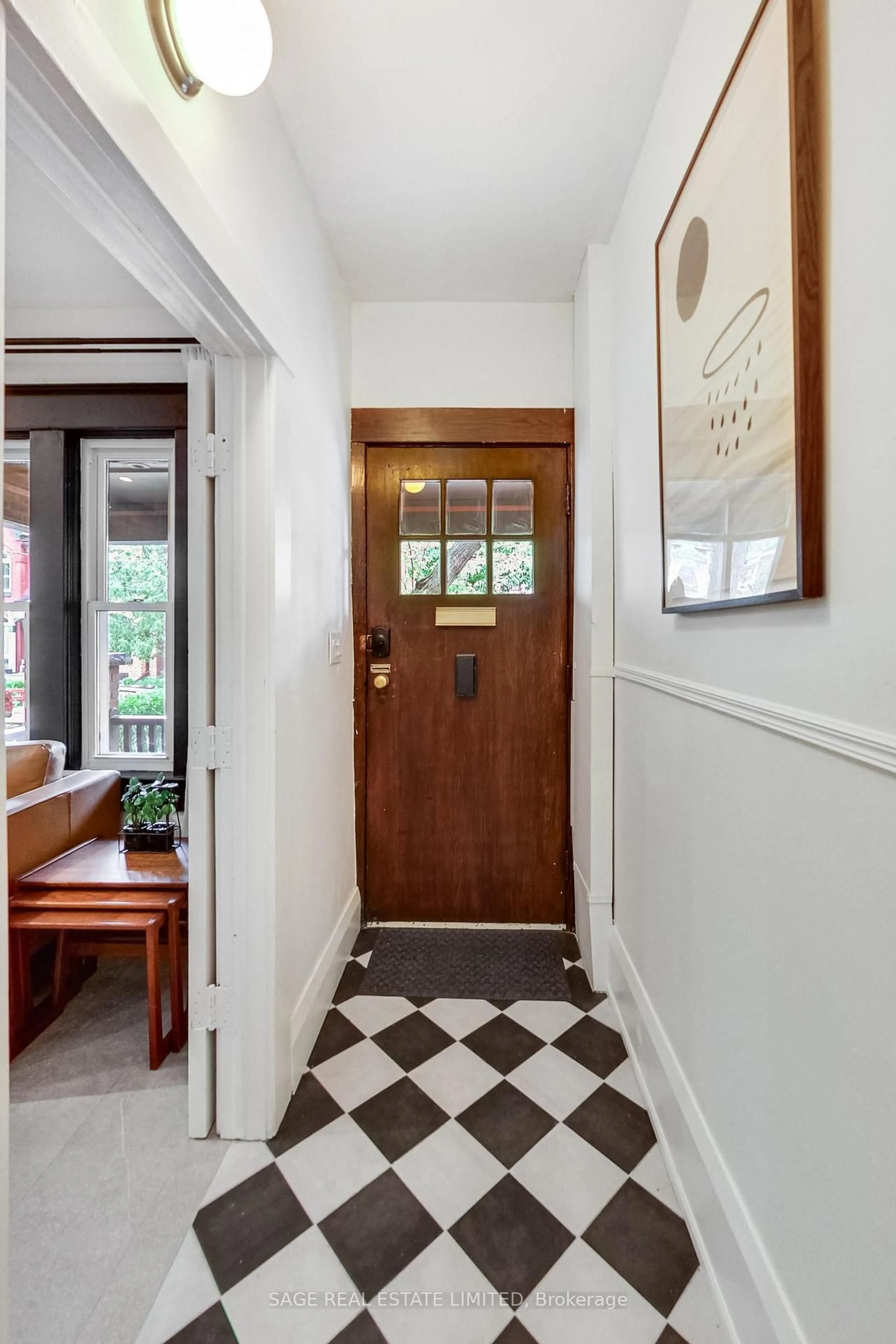 Indoor entryway for 75 Fuller Ave, Toronto Ontario M6R 2C4