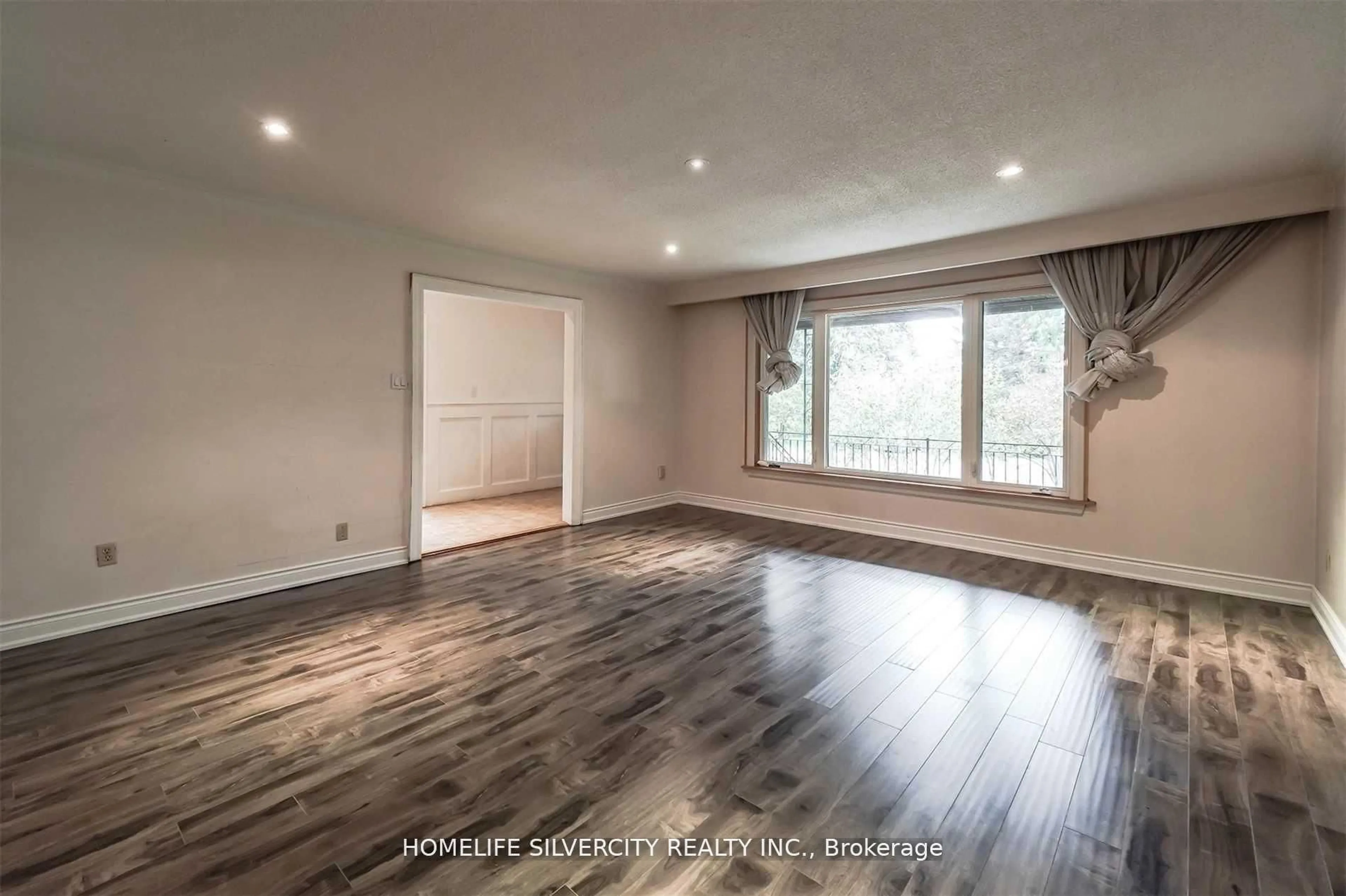 A pic of a room for 4395 Castlemore Rd, Brampton Ontario L6P 0W9