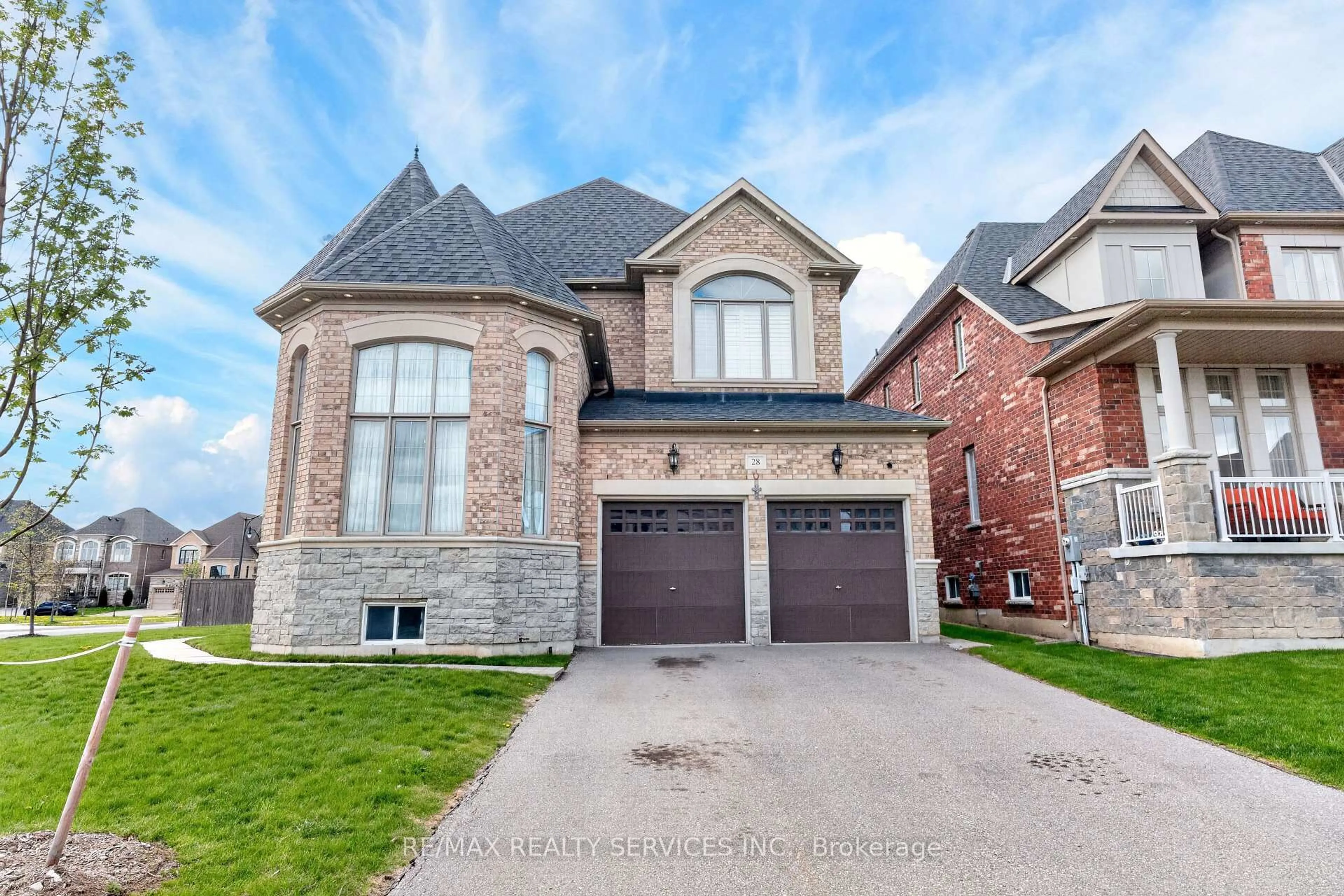 Home with brick exterior material, street for 28 Pendergast Crt, Brampton Ontario L6P 4G7