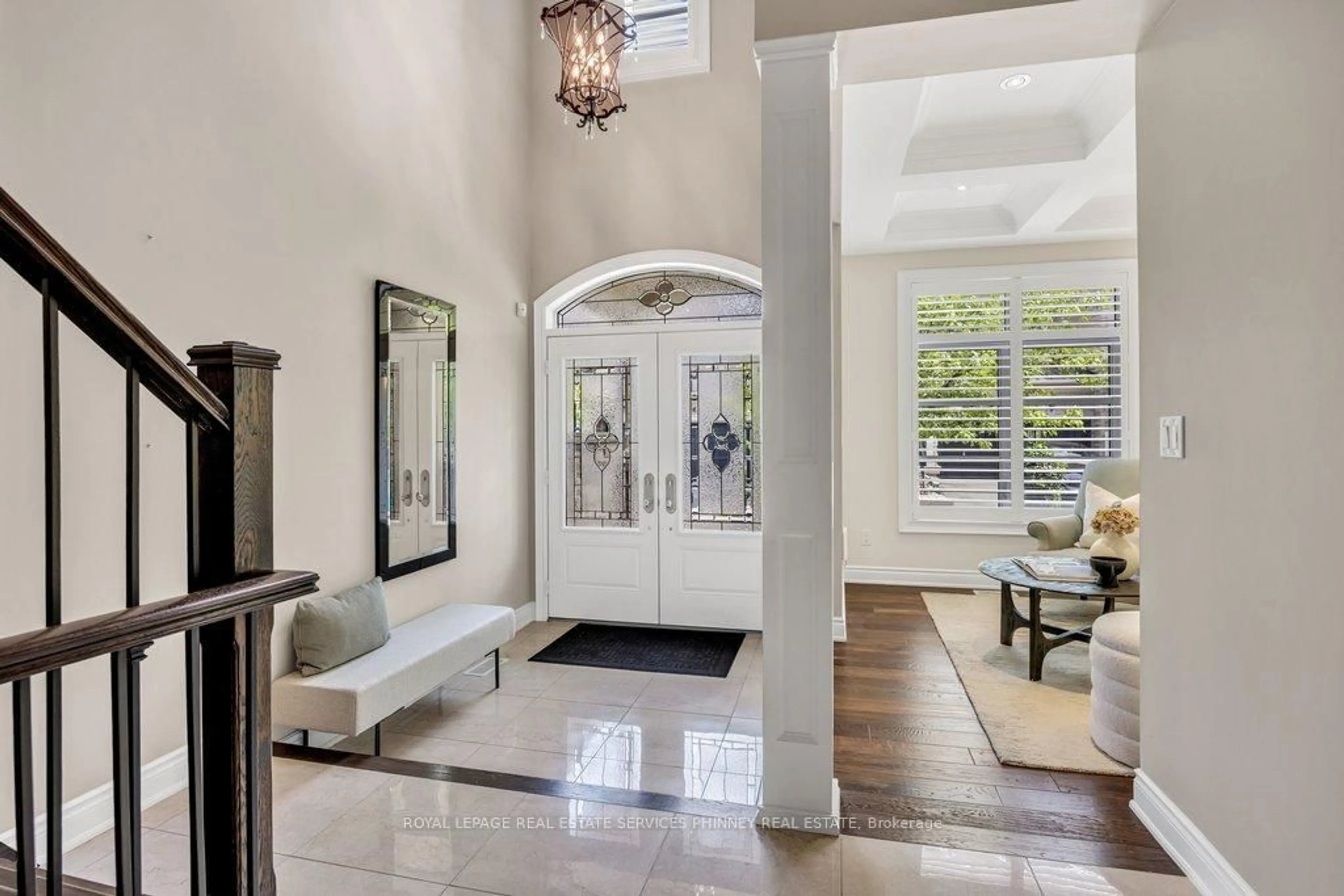 Indoor foyer for 2444 Chateau Common, Oakville Ontario L6M 0S1