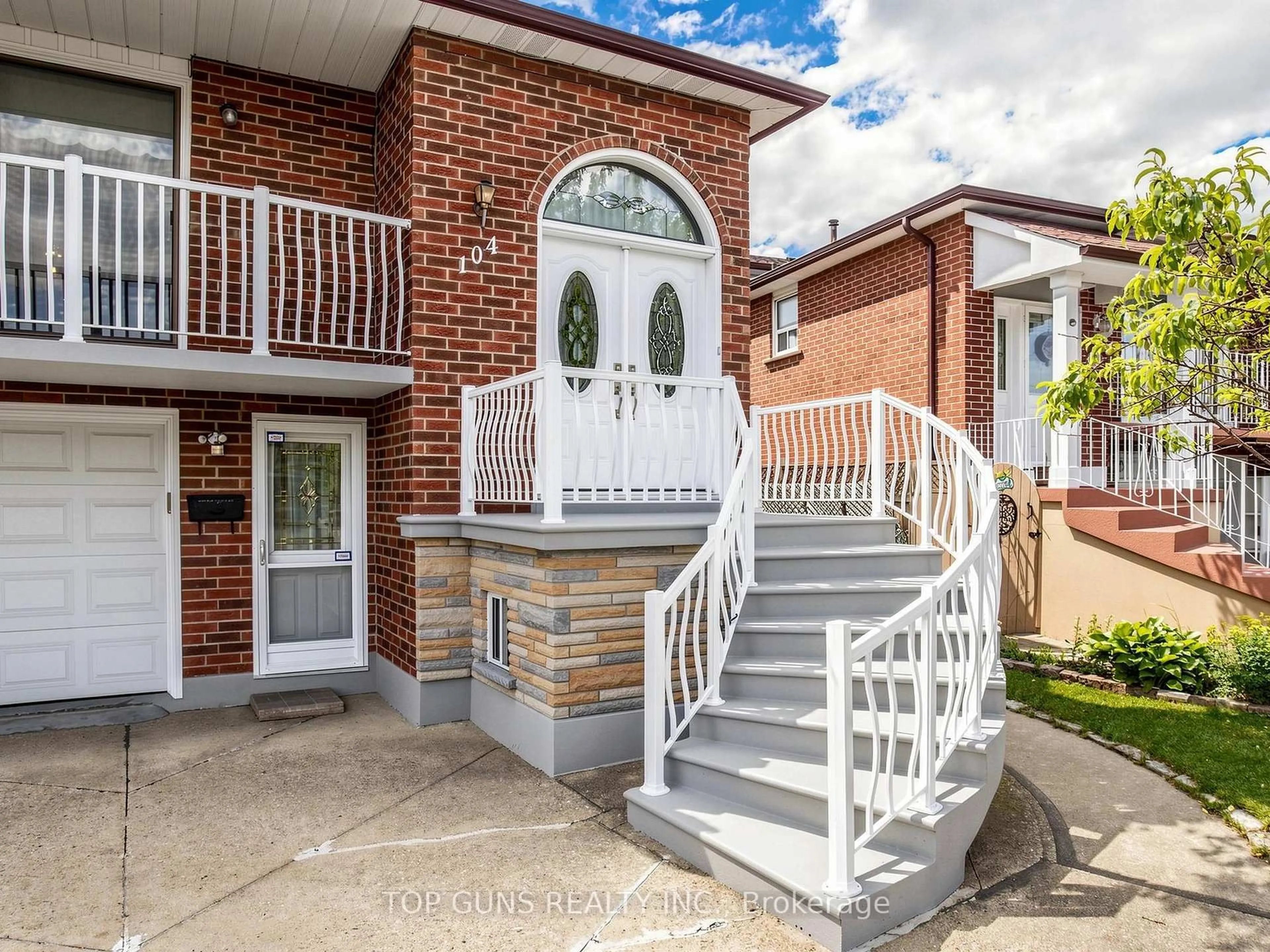 Unknown for 104 Arthur Griffith Dr, Toronto Ontario M3L 2L6