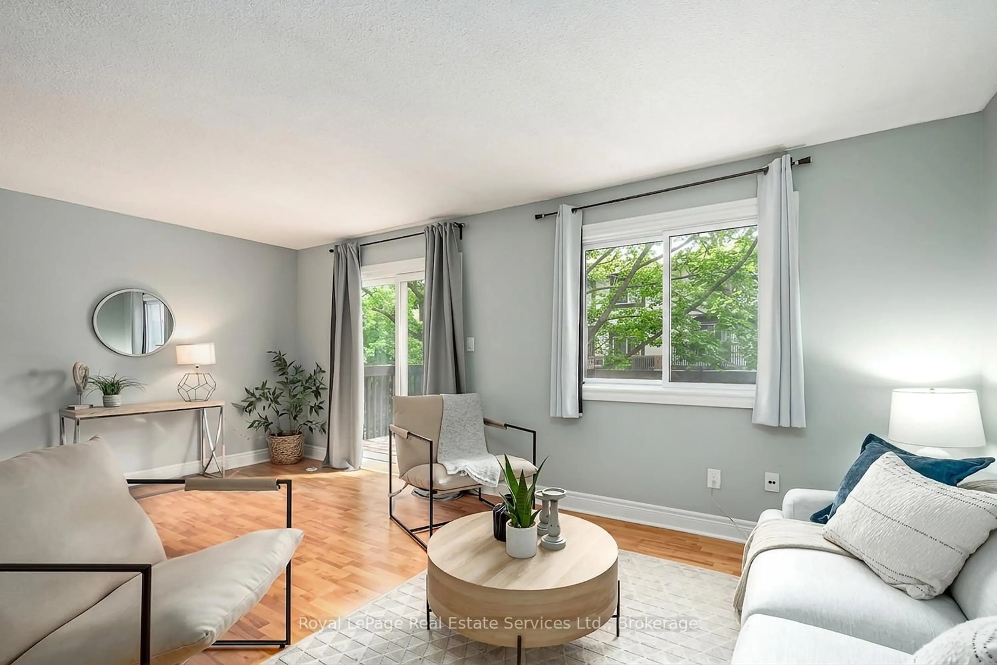 Living room with furniture, unknown for 2651 Aquitaine Ave #24, Mississauga Ontario L5N 1V5