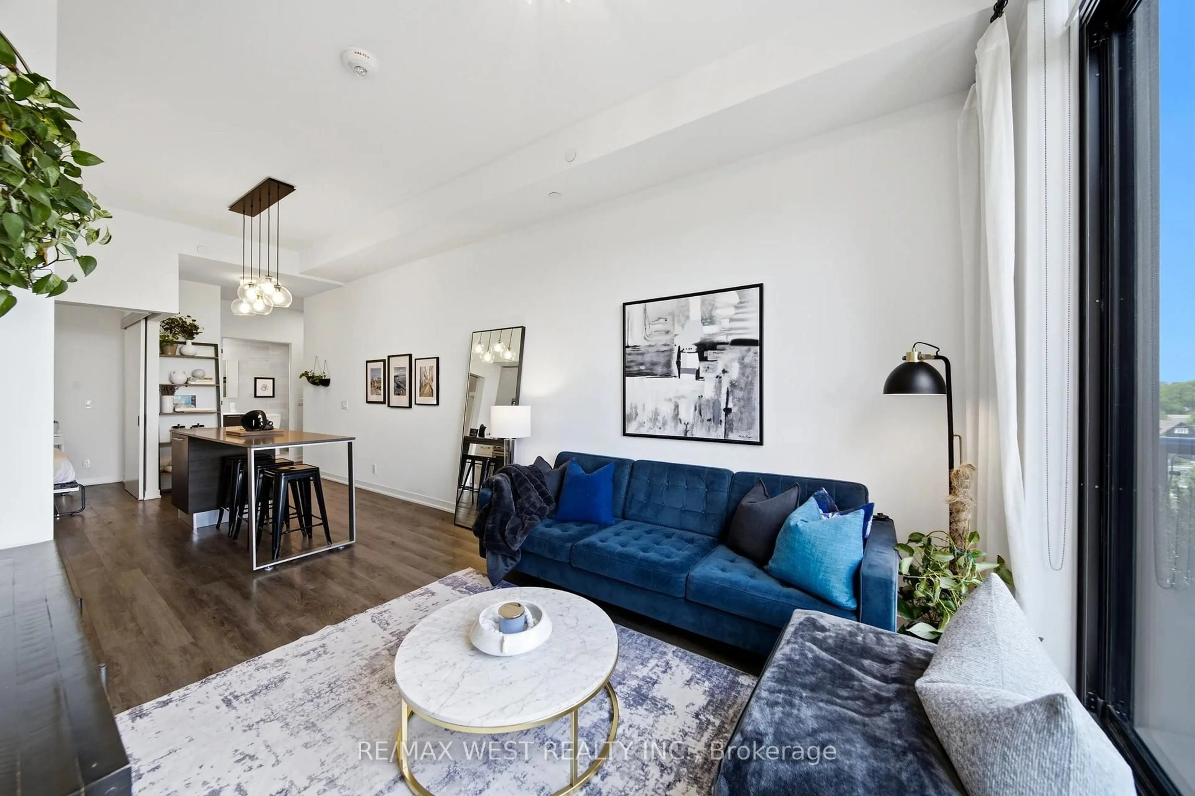 Living room with furniture, unknown for 2118 Bloor St #709, Toronto Ontario M6S 0A6