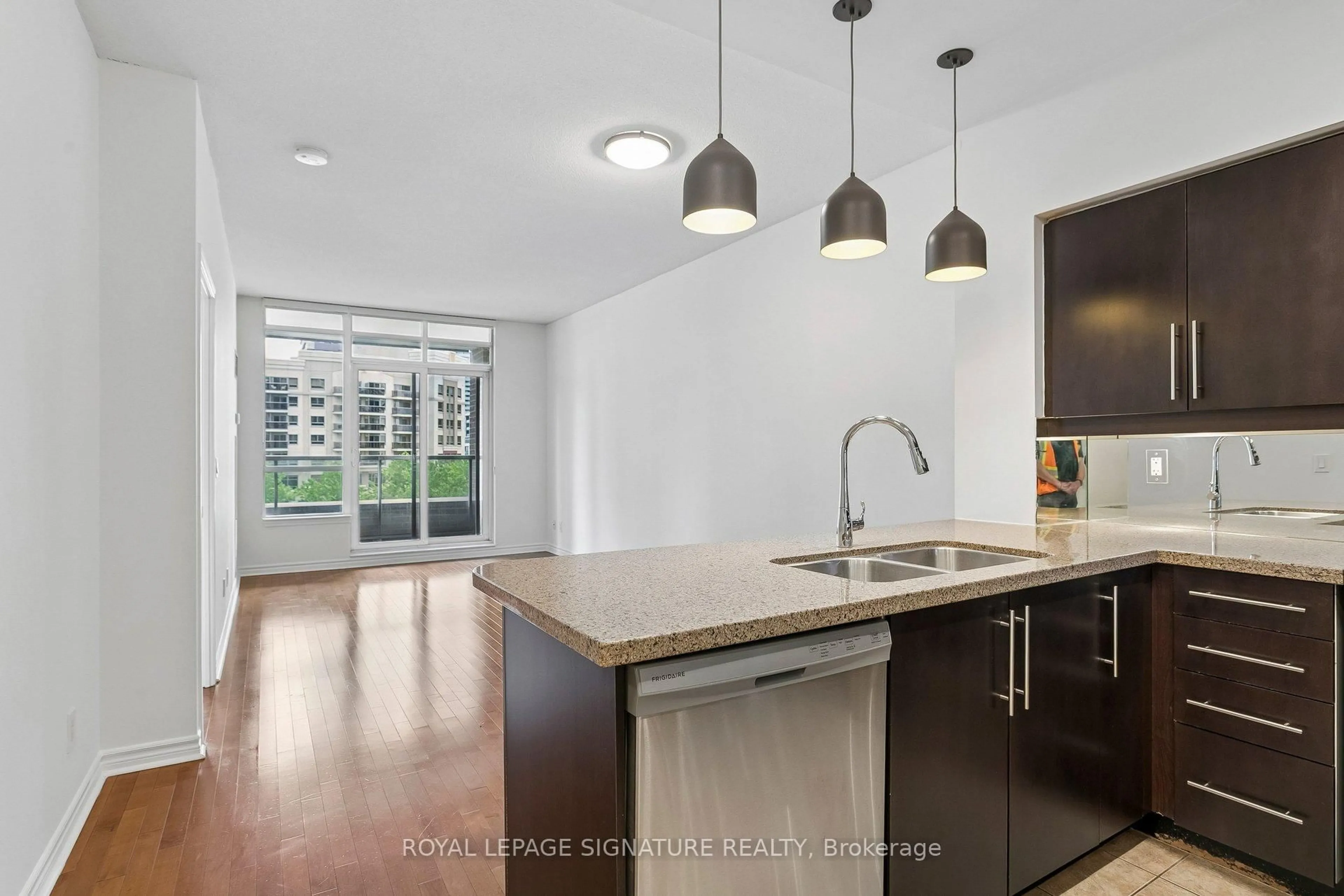 Open concept kitchen, unknown for 388 Prince of Wales Dr #312, Mississauga Ontario L5B 0A1