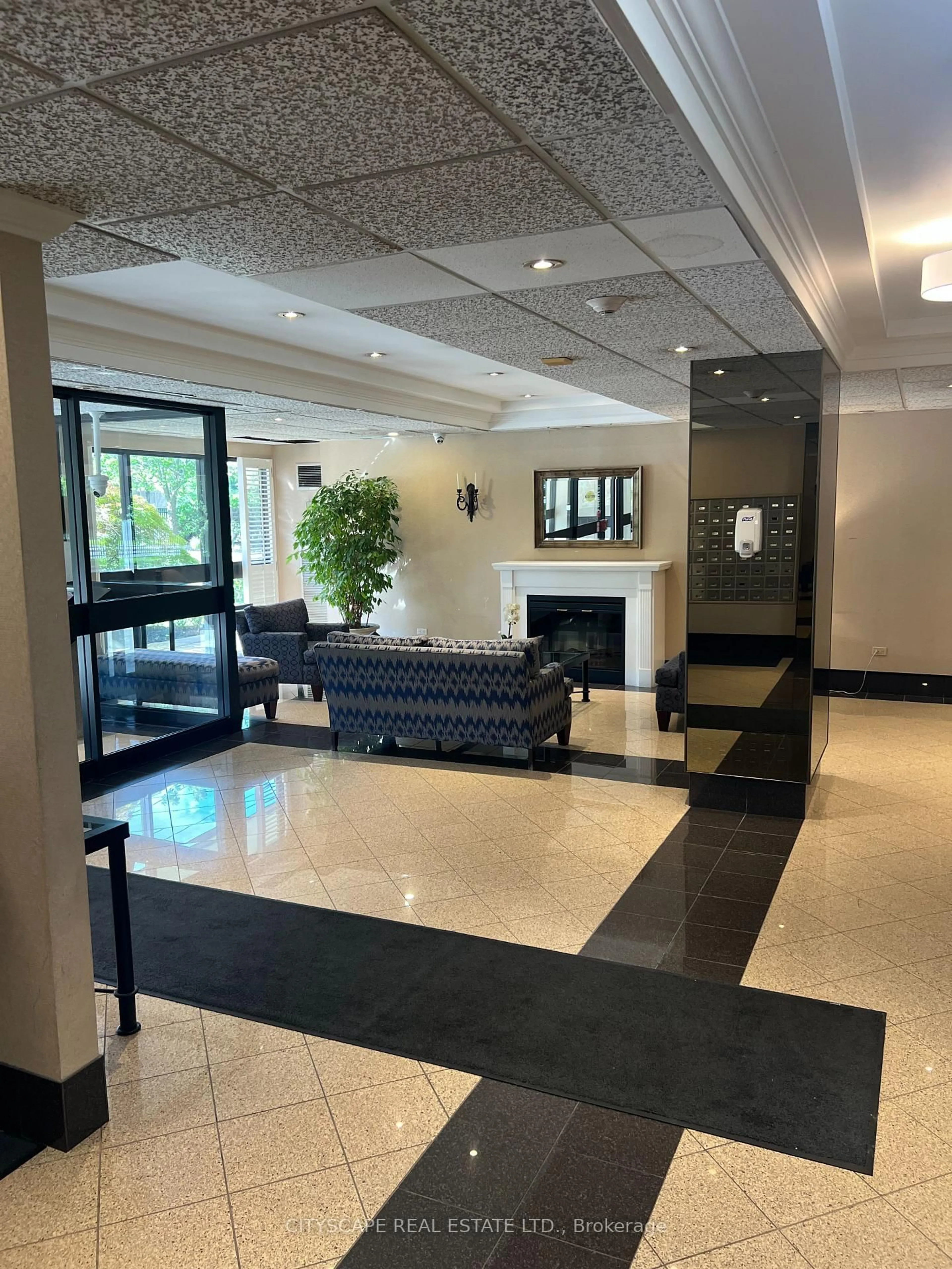 Lobby for 1300 Mississauga Valley Blvd #208, Mississauga Ontario L5A 3S8