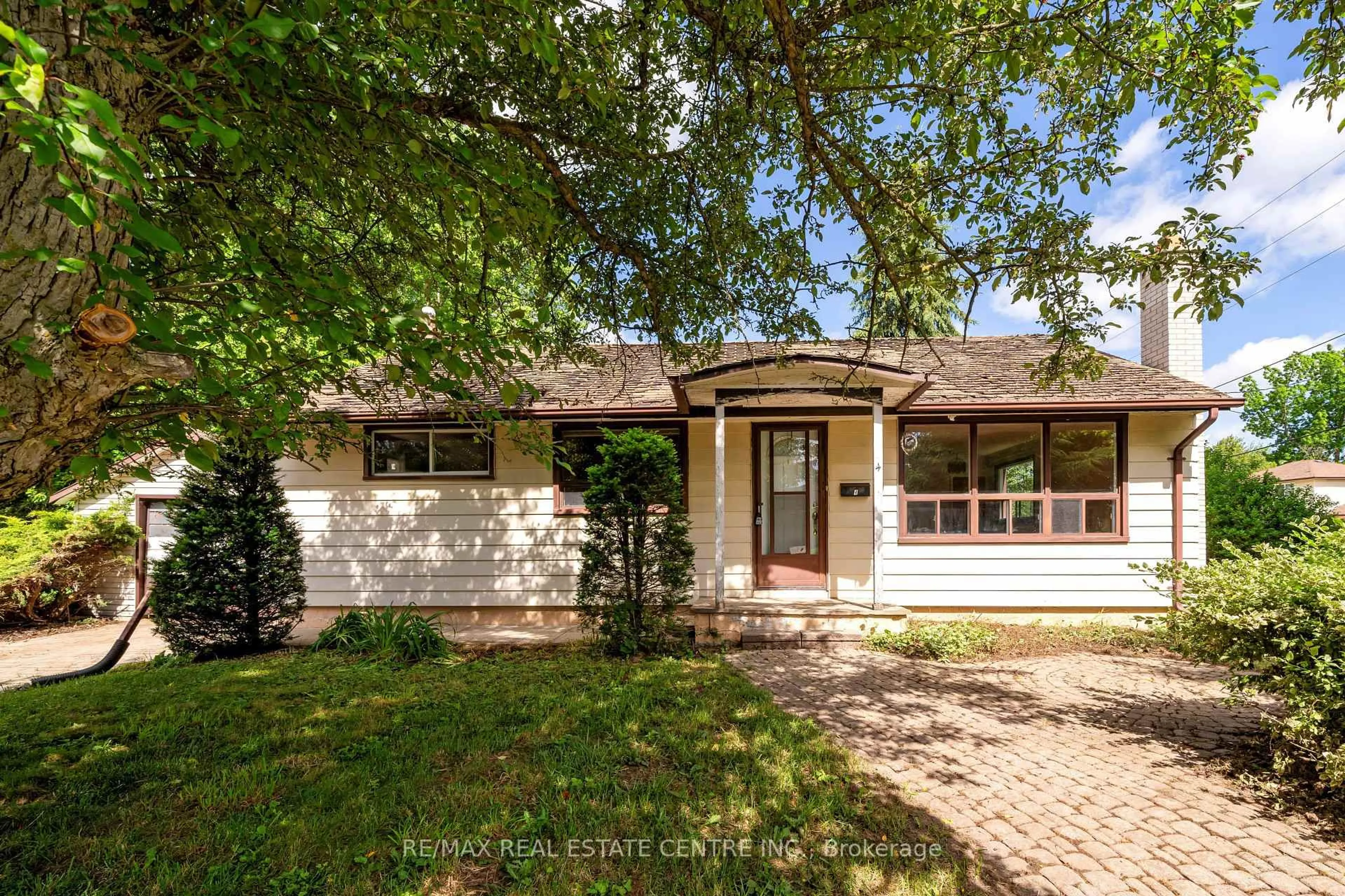 Unknown for 4 Pauline St, Halton Hills Ontario L7G 1V7