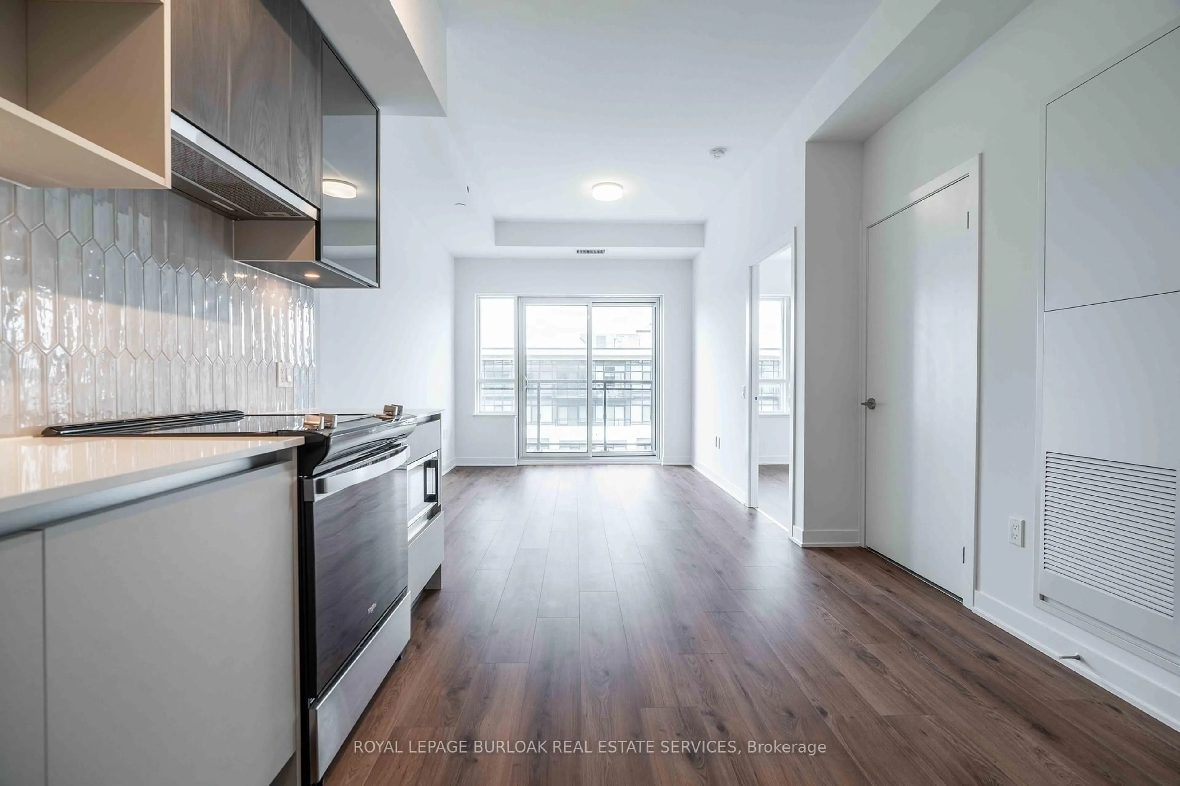 Unknown for 395 Dundas St #PH21, Oakville Ontario L6M 4M2