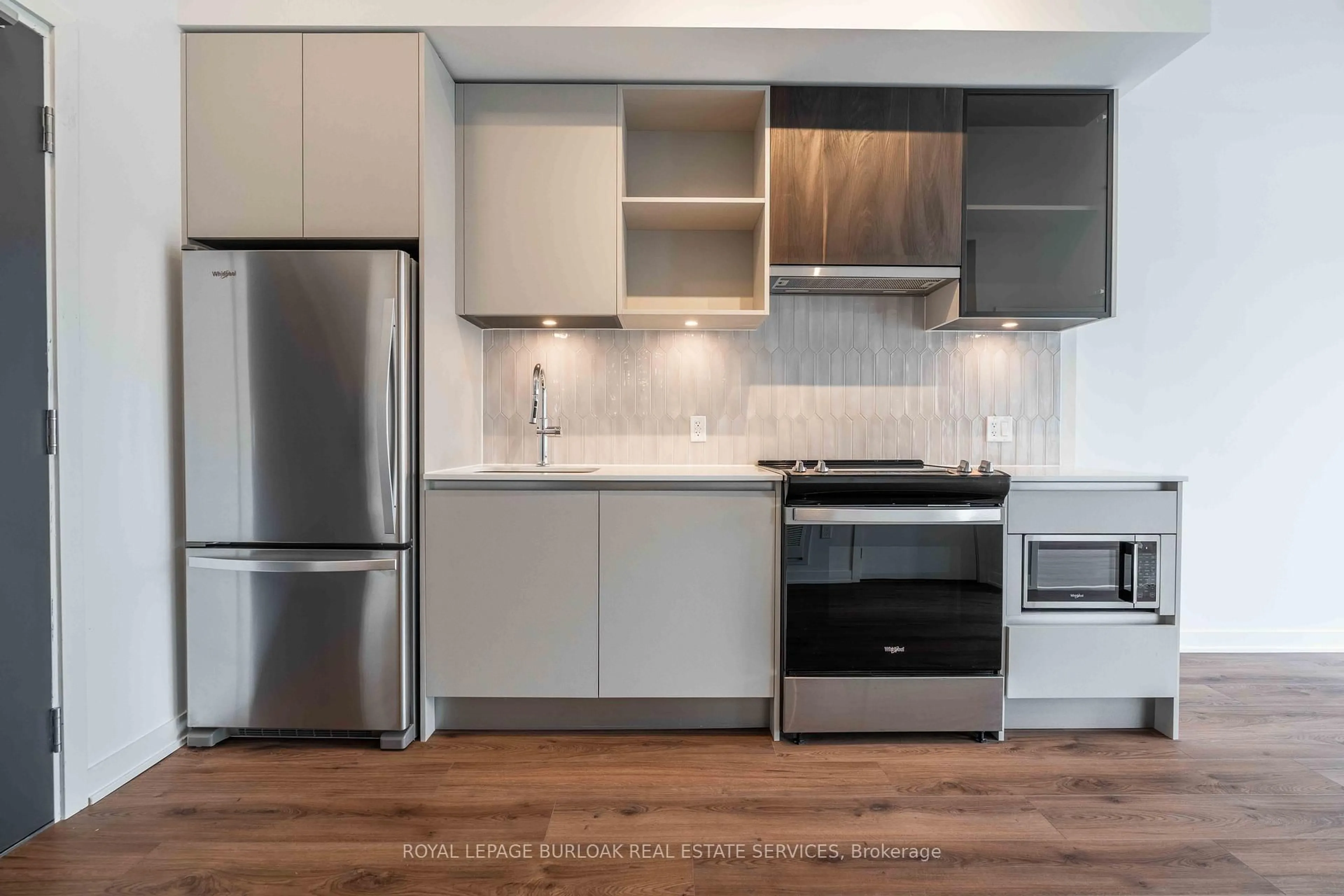 Unknown for 395 Dundas St #PH21, Oakville Ontario L6M 4M2