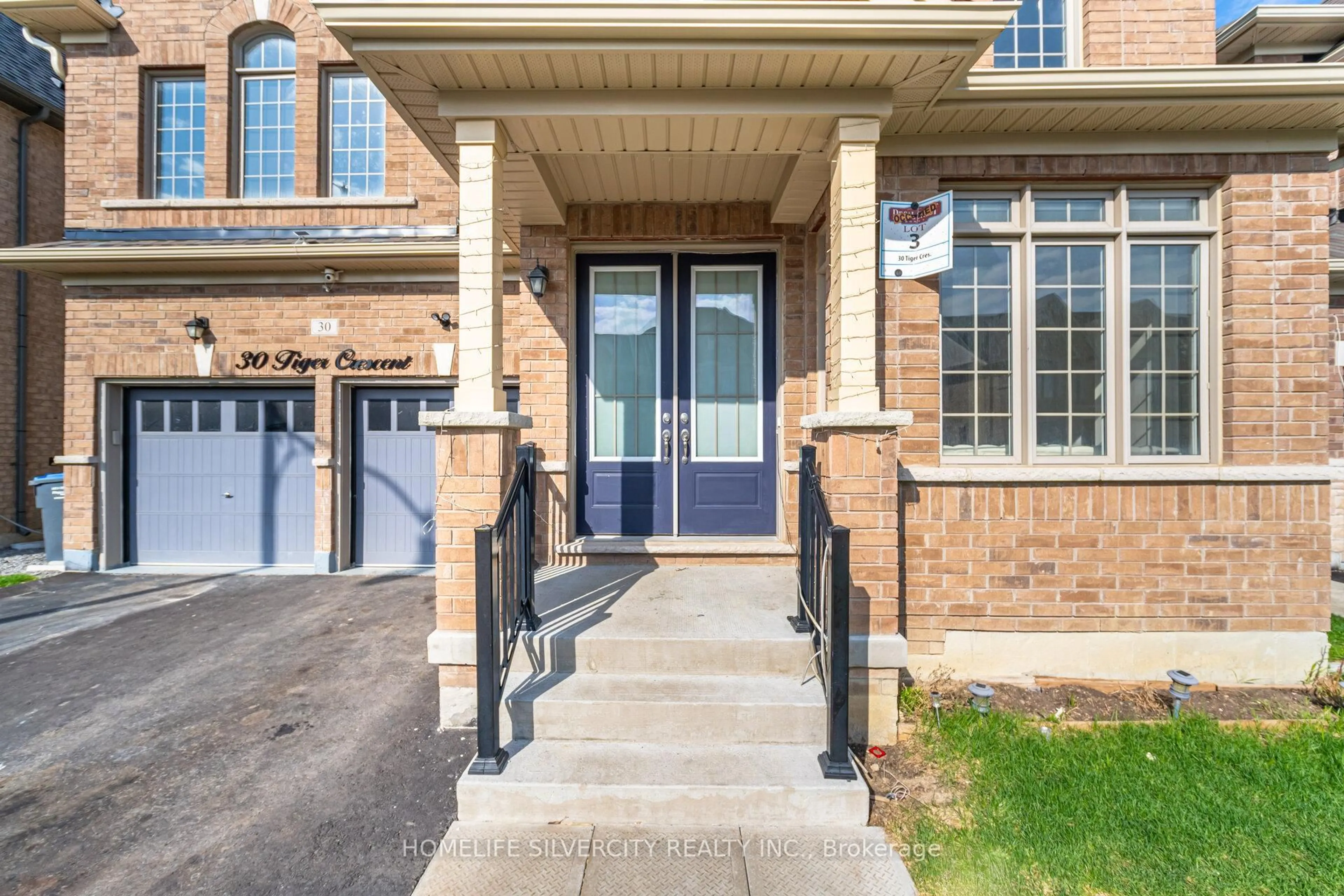 Unknown for 30 Tiger Cres, Brampton Ontario L6R 4C1