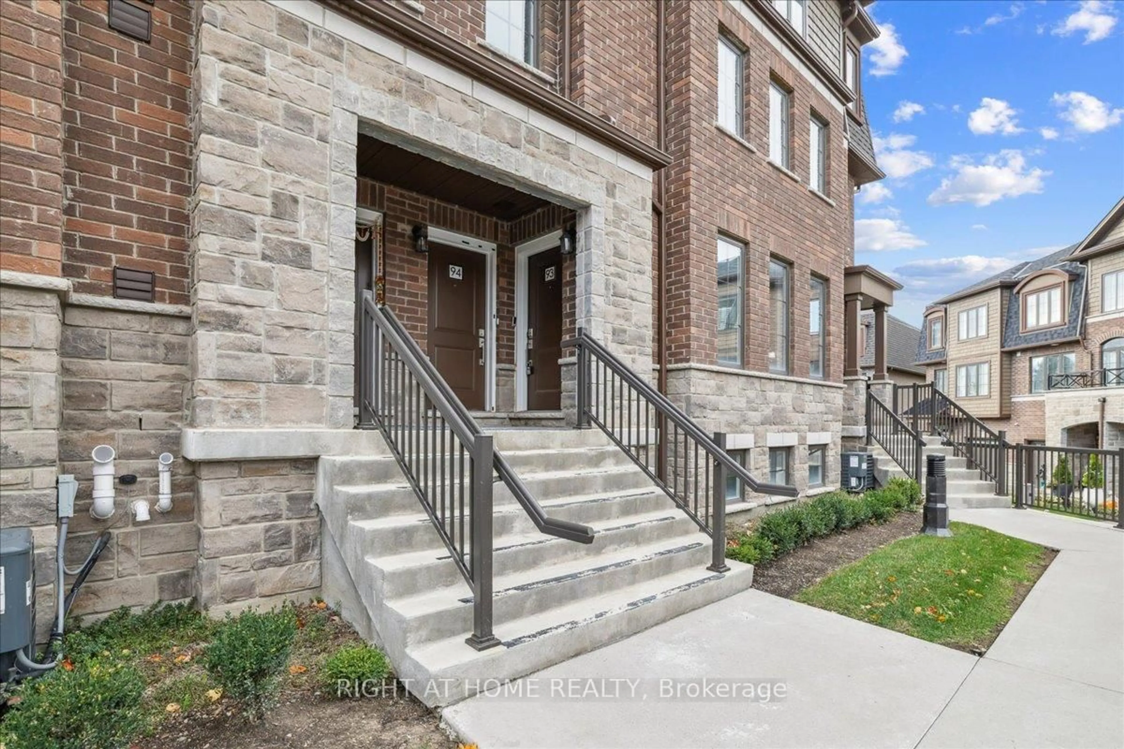 Home with brick exterior material, unknown for 445 Ontario St #93, Milton Ontario L9T 2N2