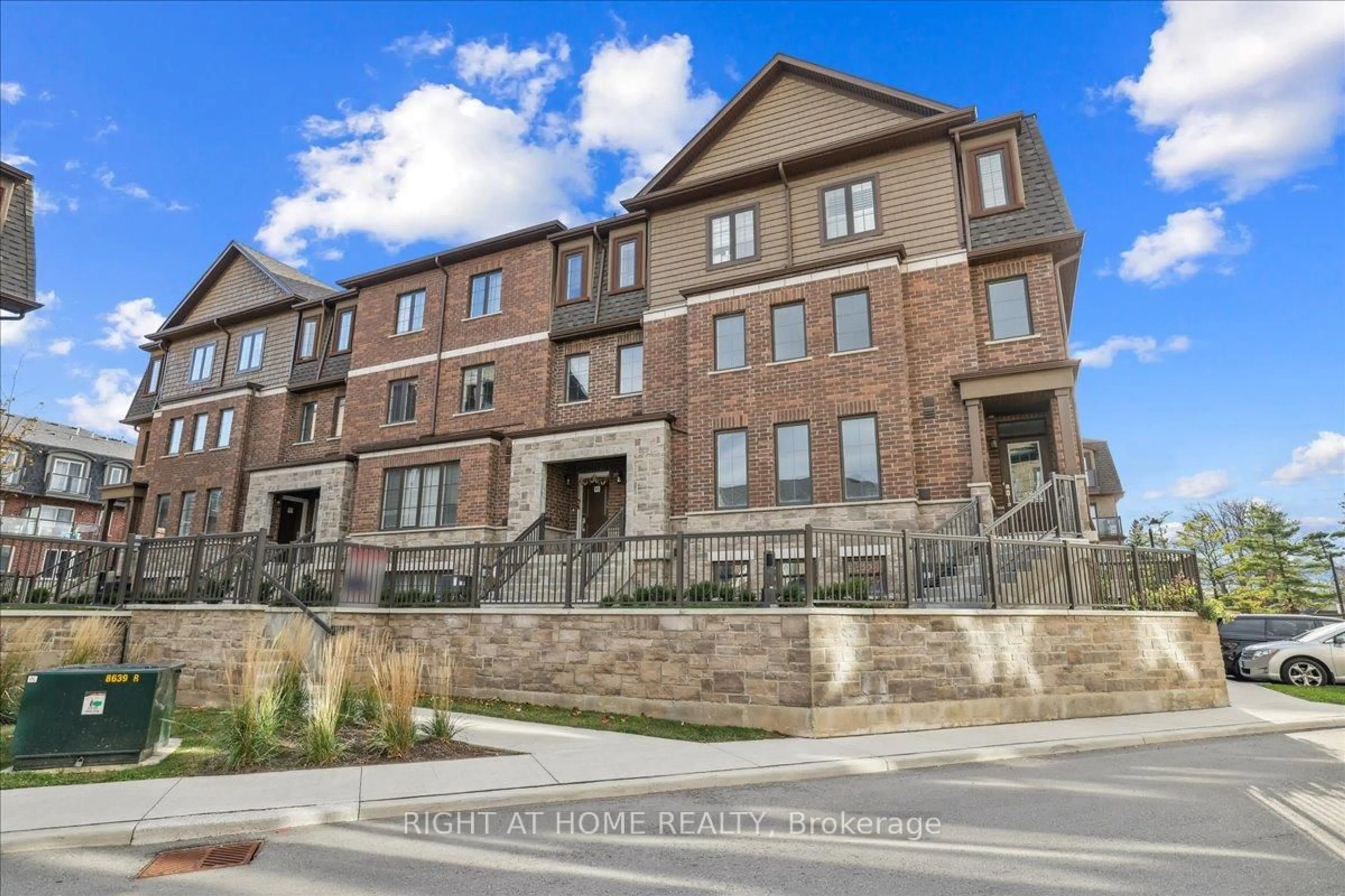 Home with brick exterior material, street for 445 Ontario St #93, Milton Ontario L9T 2N2