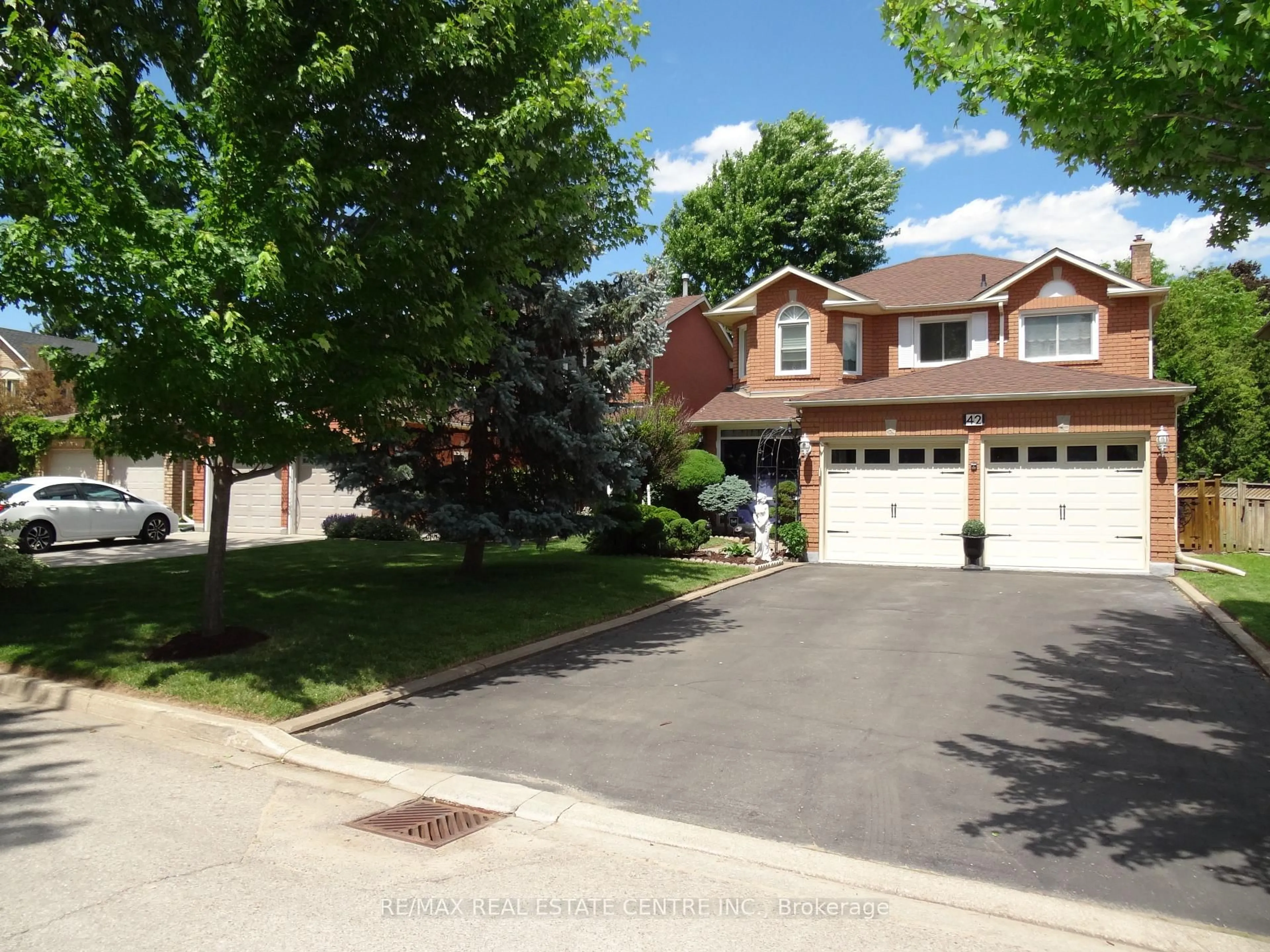 Unknown for 42 Davis Cres, Halton Hills Ontario L7G 5P5