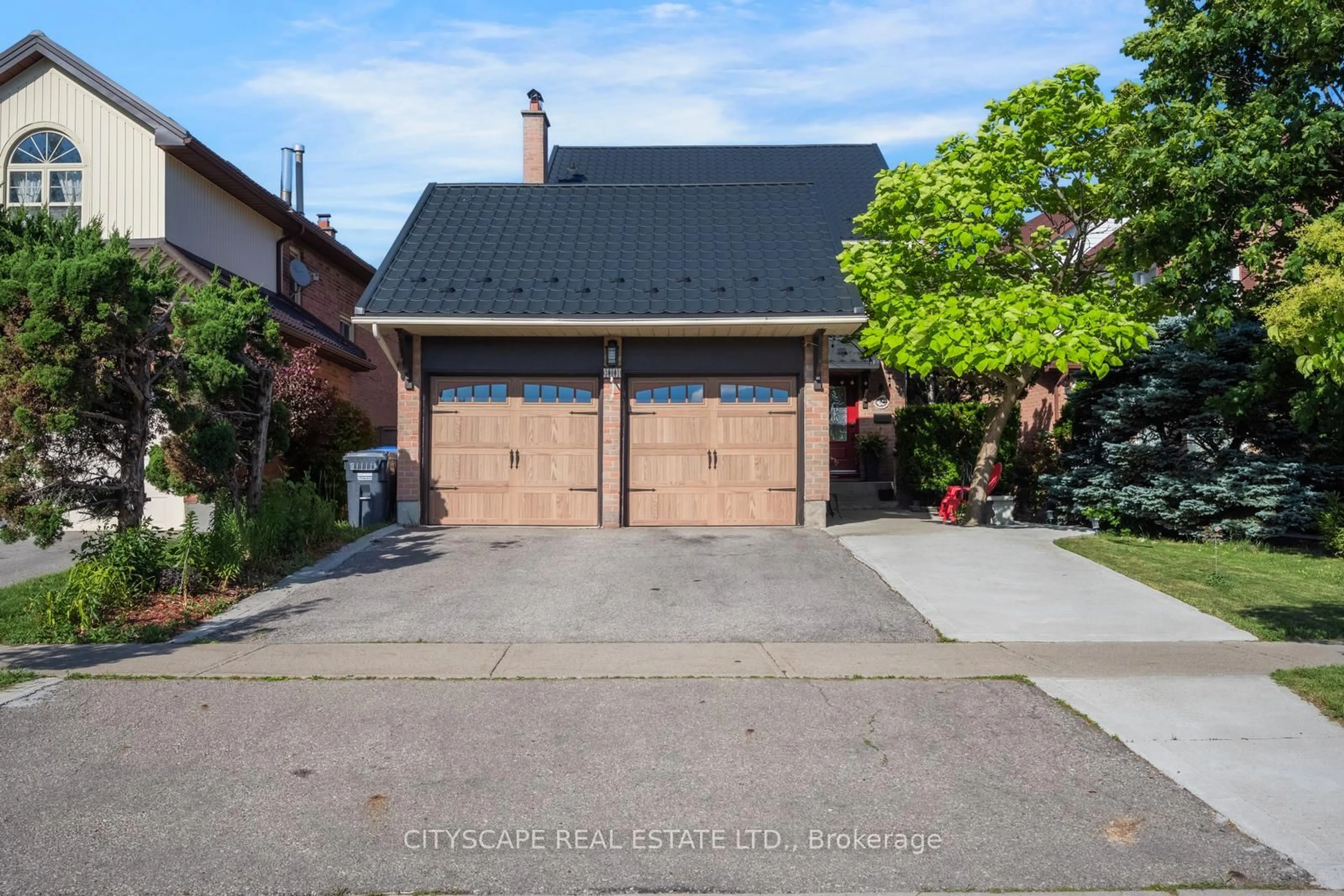 Unknown for 301 Kingsbridge Garden, Mississauga Ontario L5R 1L2