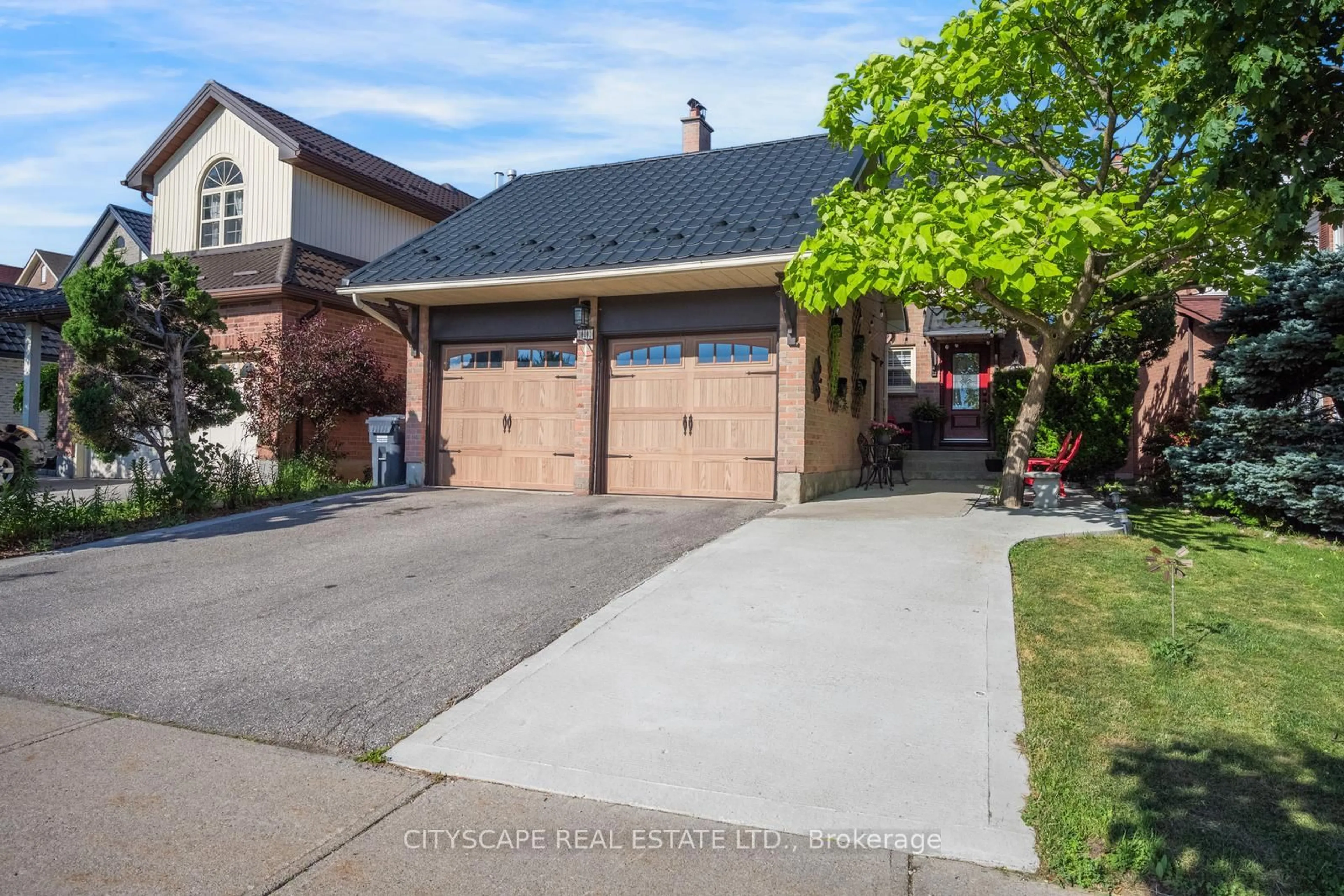 Unknown for 301 Kingsbridge Garden, Mississauga Ontario L5R 1L2