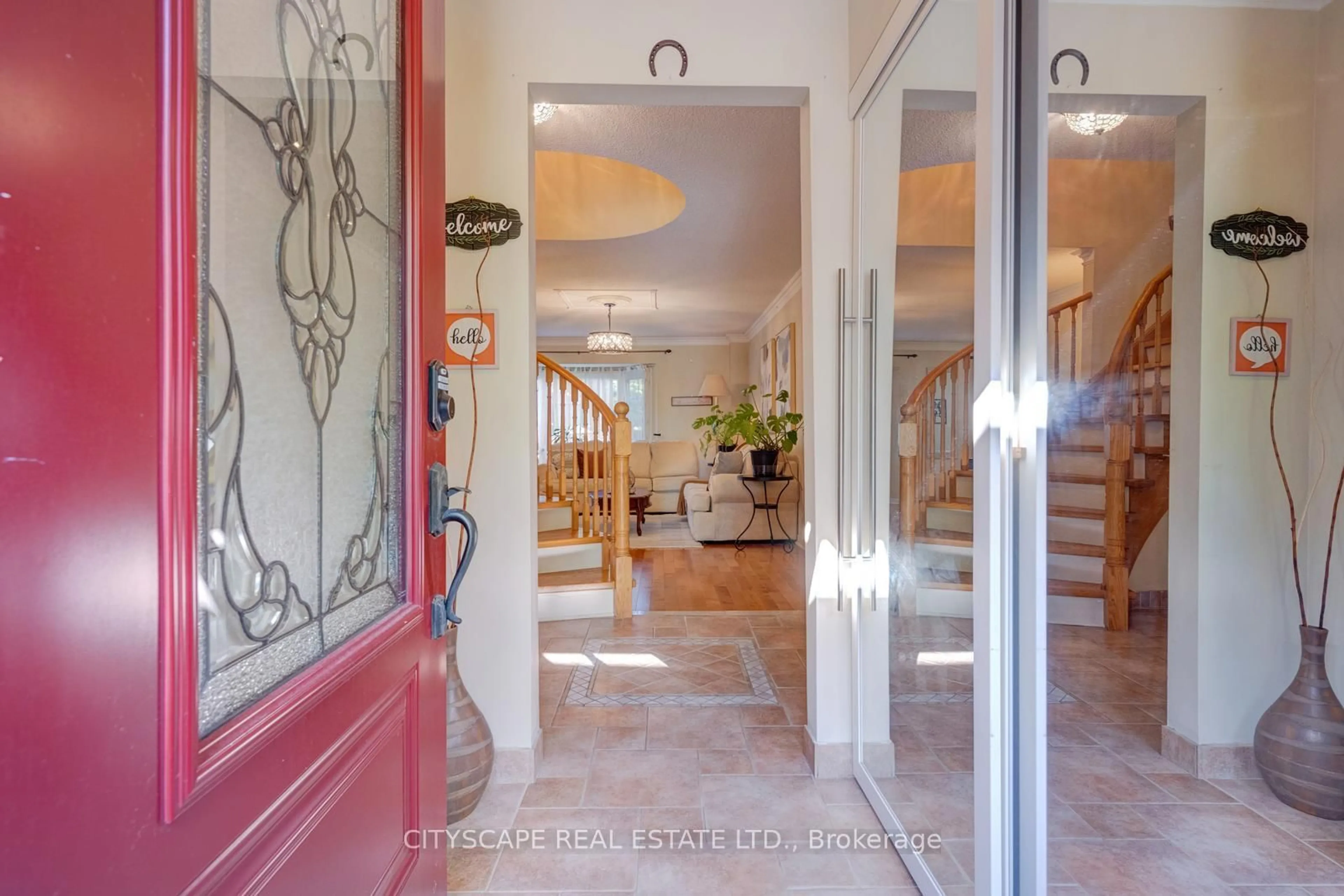 Indoor foyer for 301 Kingsbridge Garden, Mississauga Ontario L5R 1L2