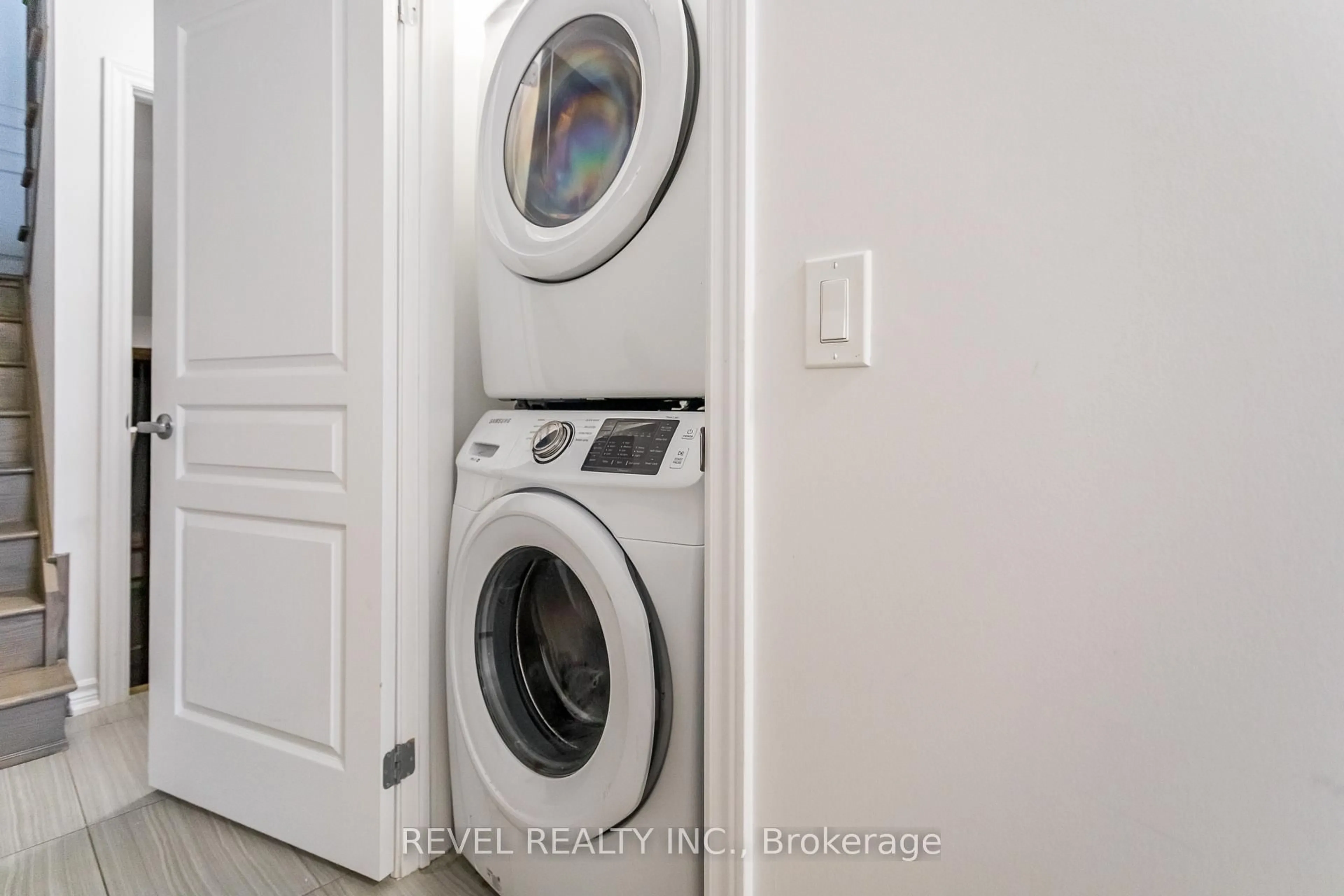 Laundry room for 3053 Blacktusk Common, Oakville Ontario L6H 0R9