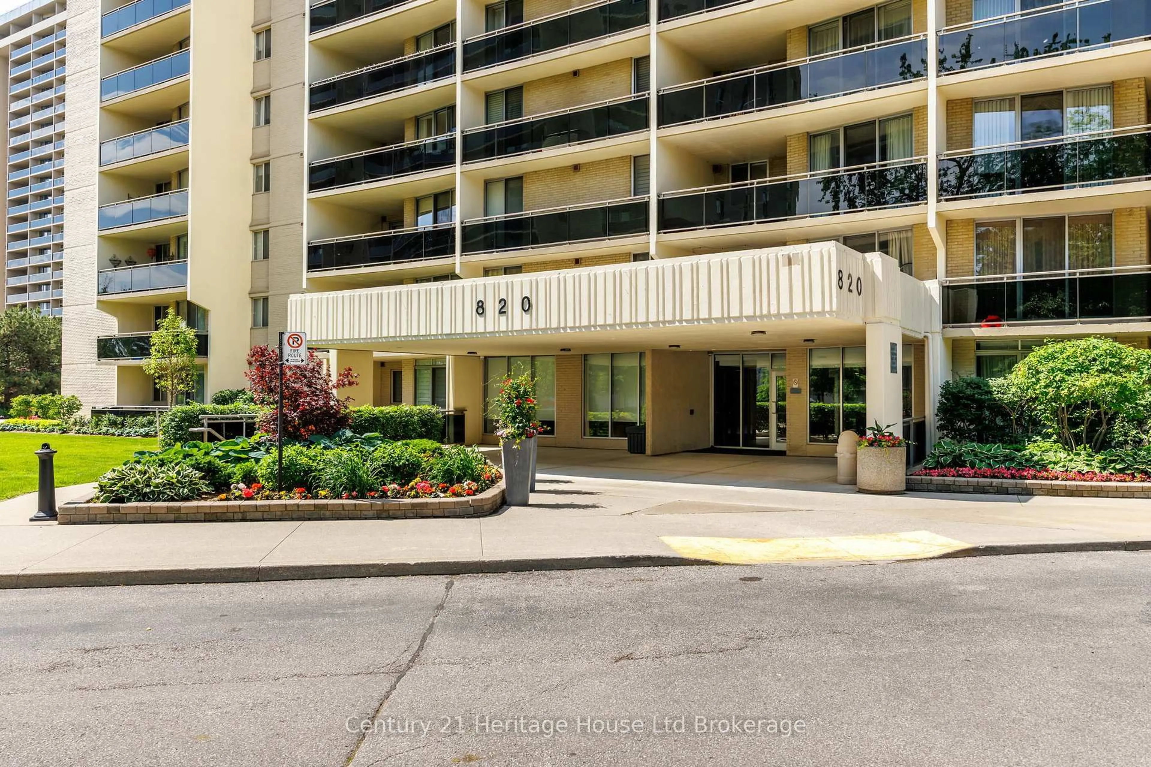 Unknown for 820 Burnhamthorpe Rd #409, Toronto Ontario M9C 4W2