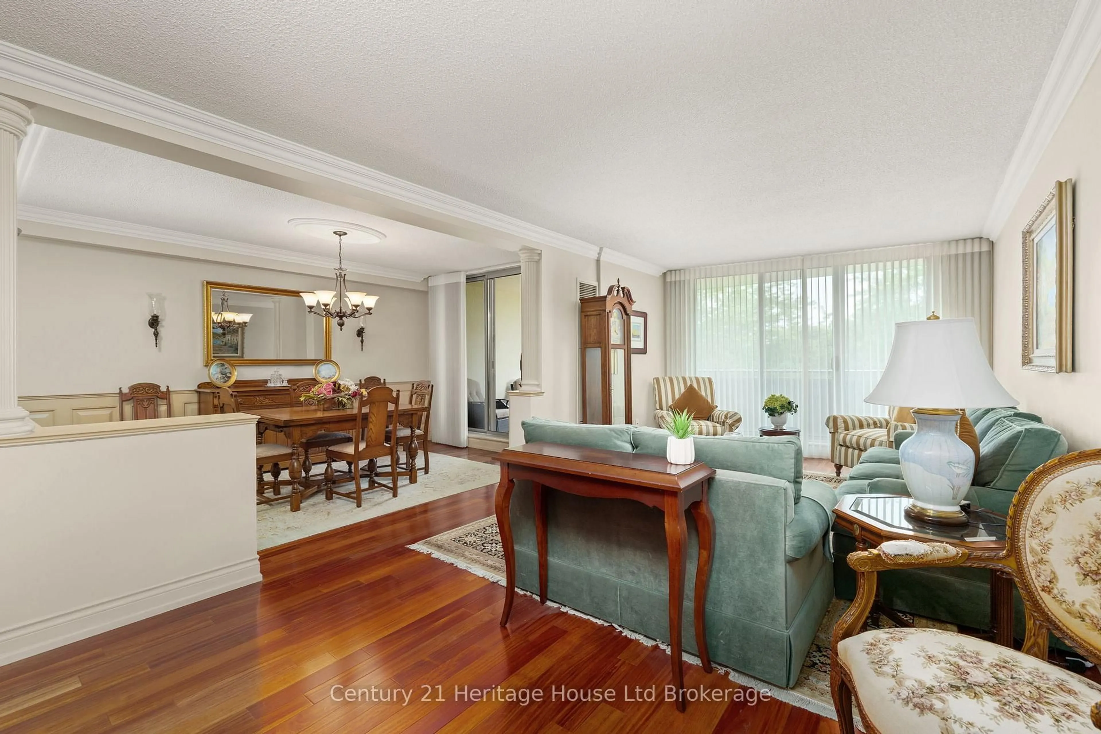 Unknown for 820 Burnhamthorpe Rd #409, Toronto Ontario M9C 4W2