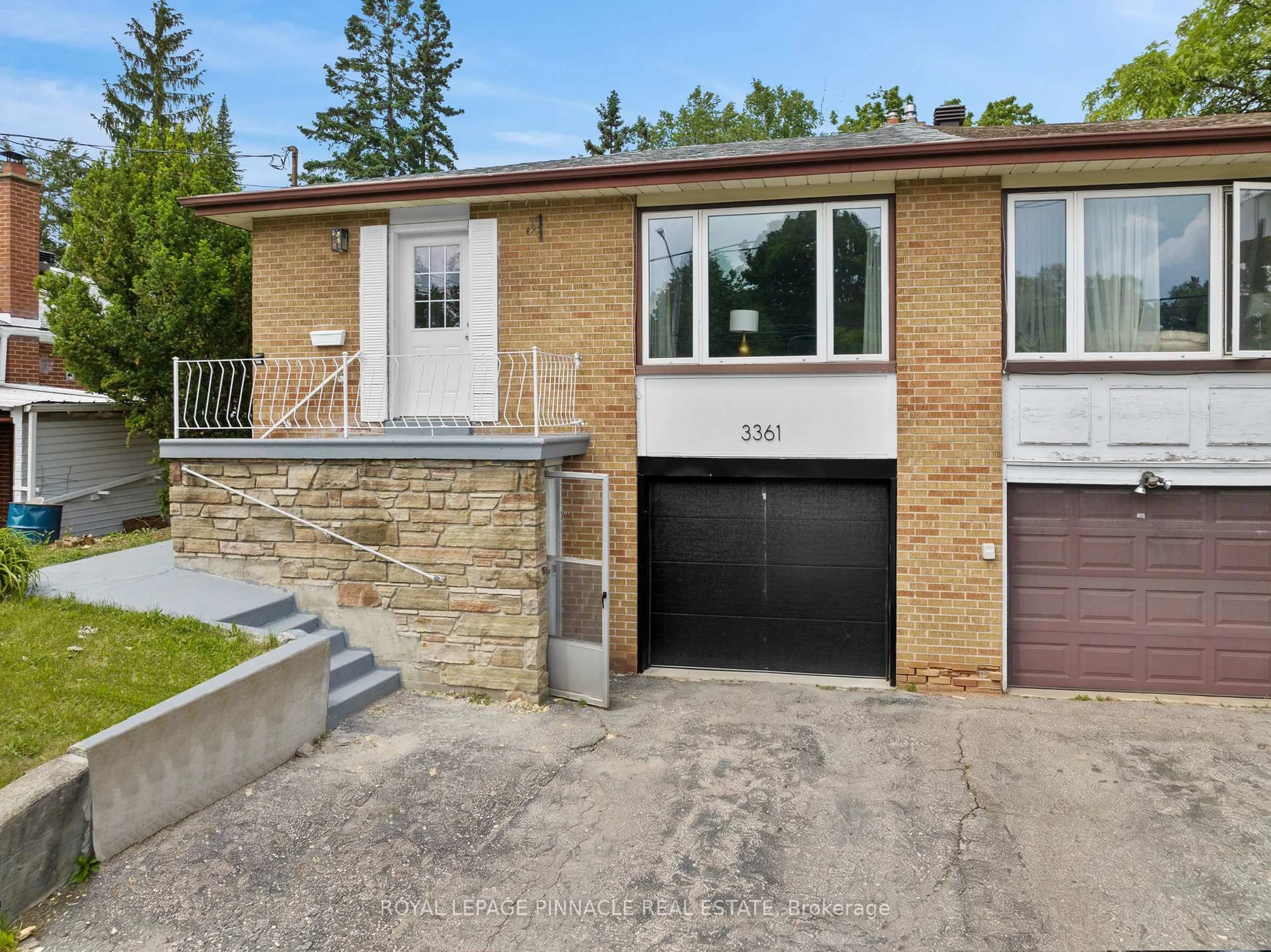 Unknown for 3361 The Credit Woodlands, Mississauga Ontario L5C 2J9