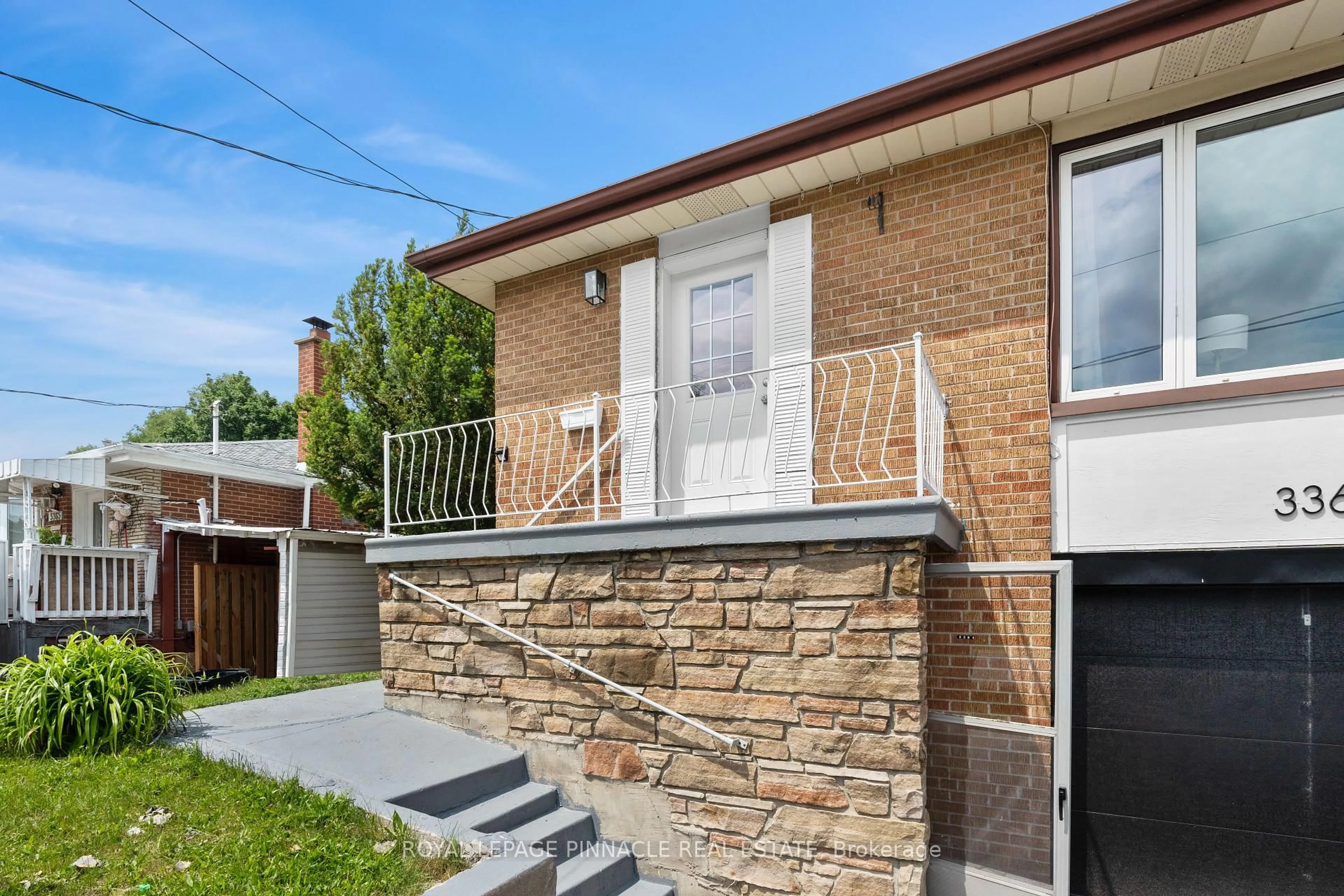 Unknown for 3361 The Credit Woodlands, Mississauga Ontario L5C 2J9