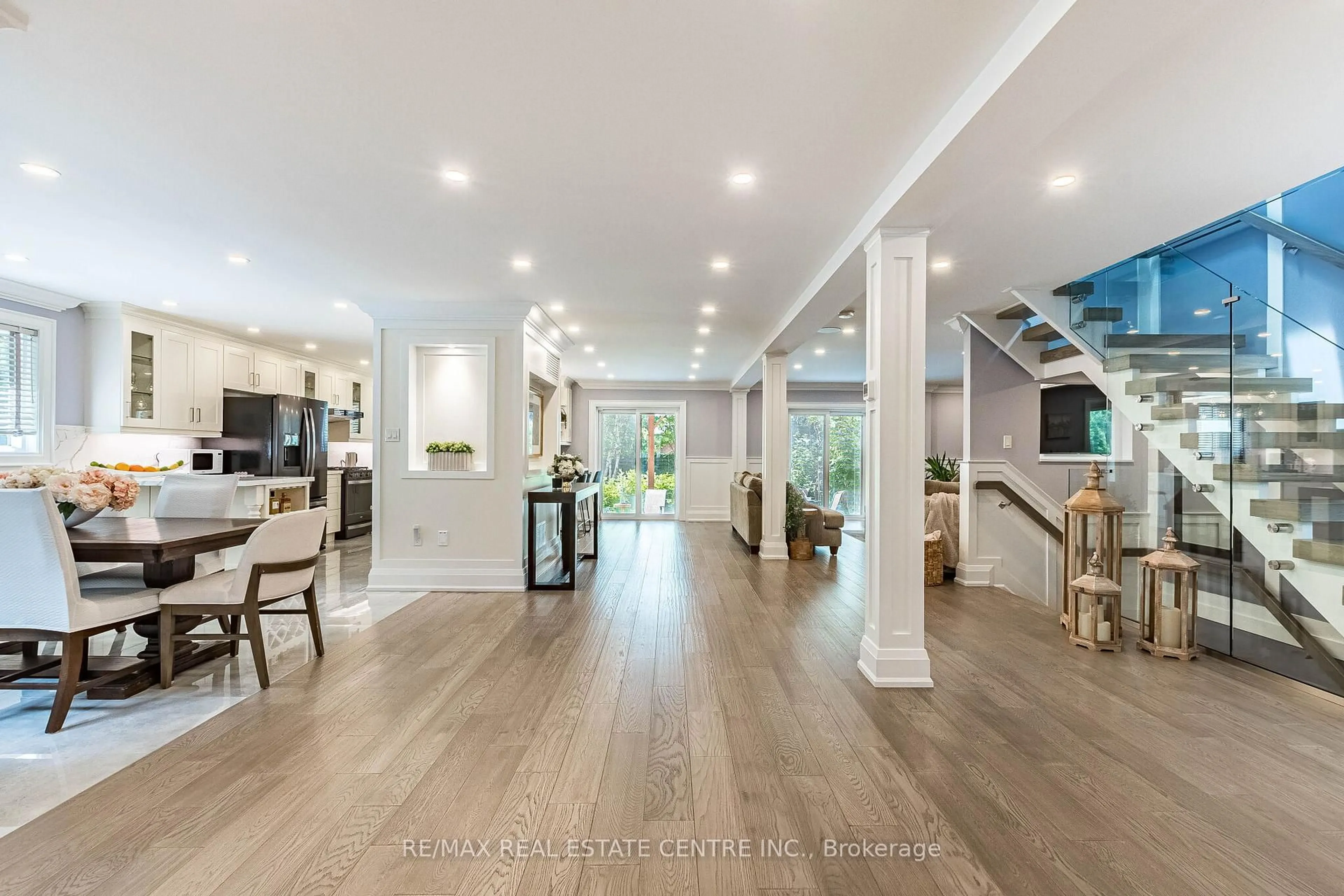 Unknown for 680 Bookham Cres, Mississauga Ontario L4Z 1T9