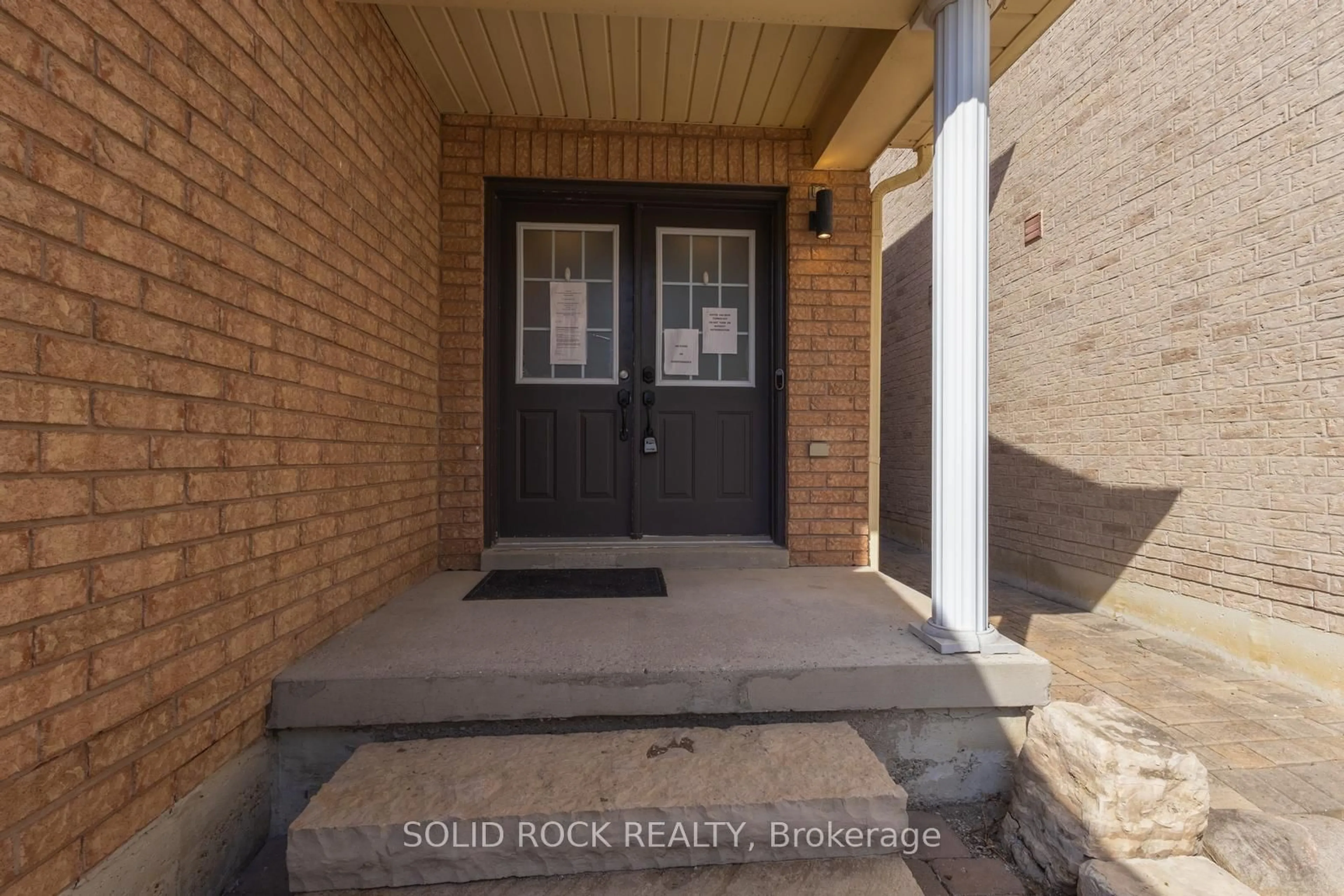 Indoor entryway for 75 Tarquini Cres, Caledon Ontario L7E 2Z5
