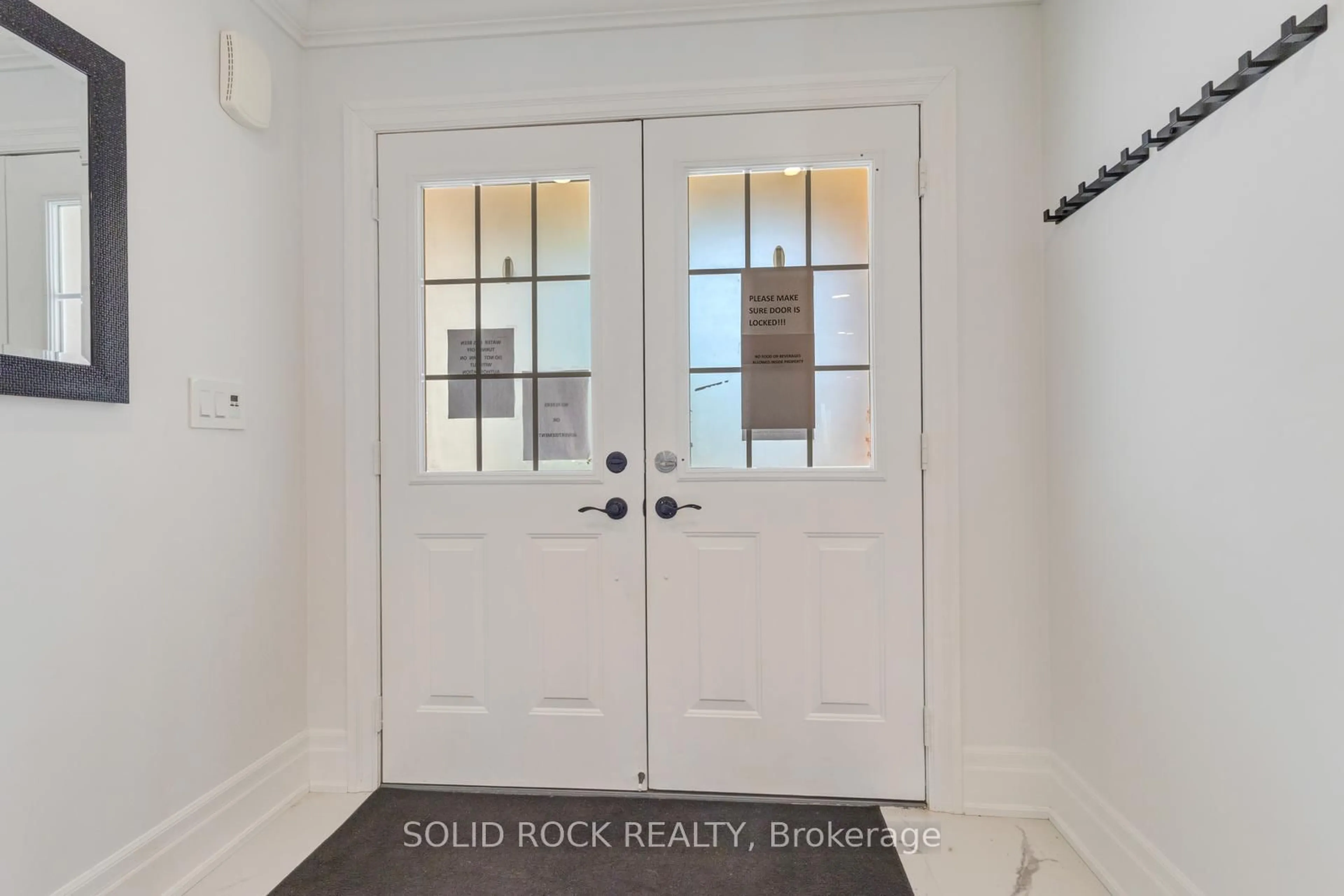 Indoor entryway for 75 Tarquini Cres, Caledon Ontario L7E 2Z5