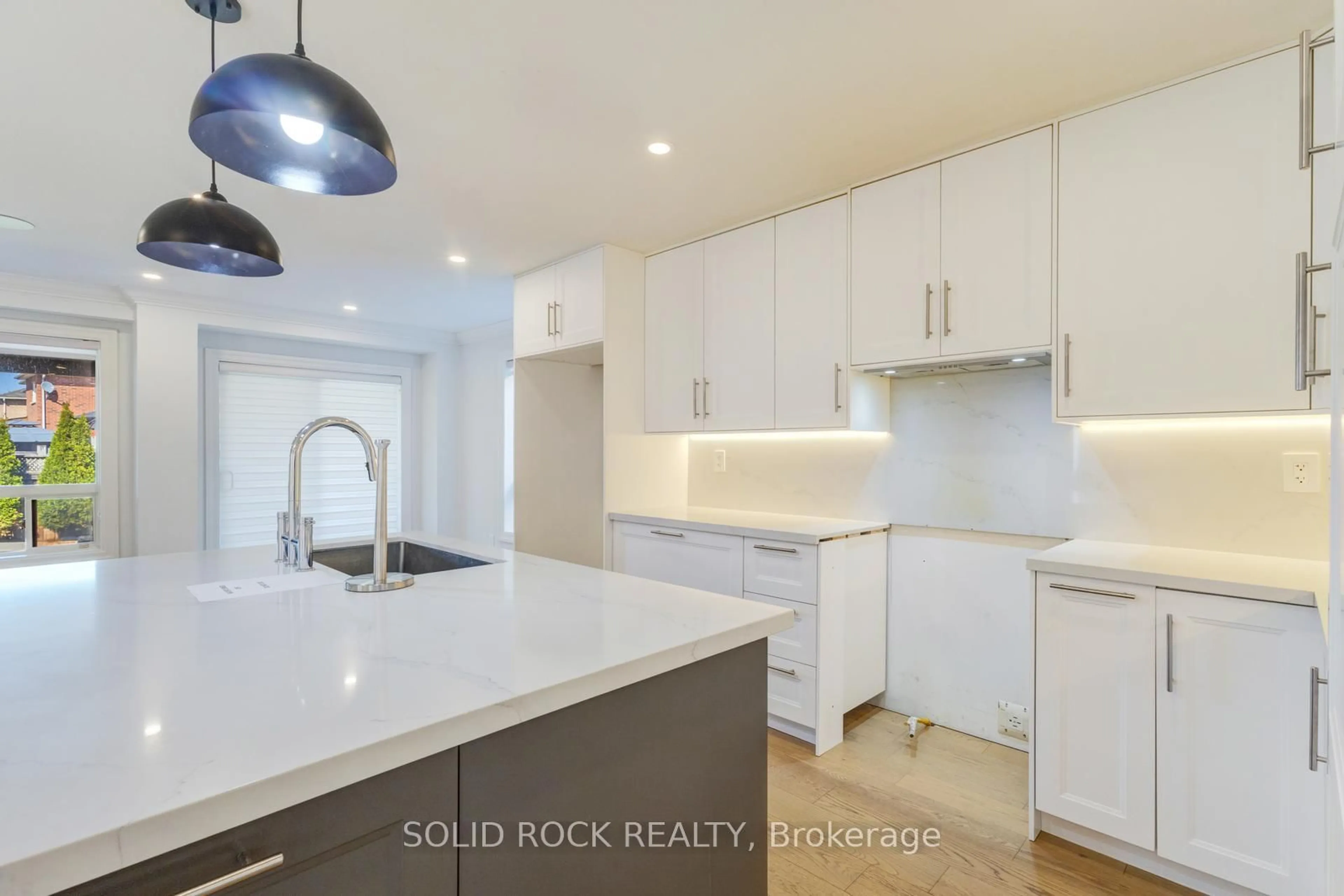 Open concept kitchen, unknown for 75 Tarquini Cres, Caledon Ontario L7E 2Z5