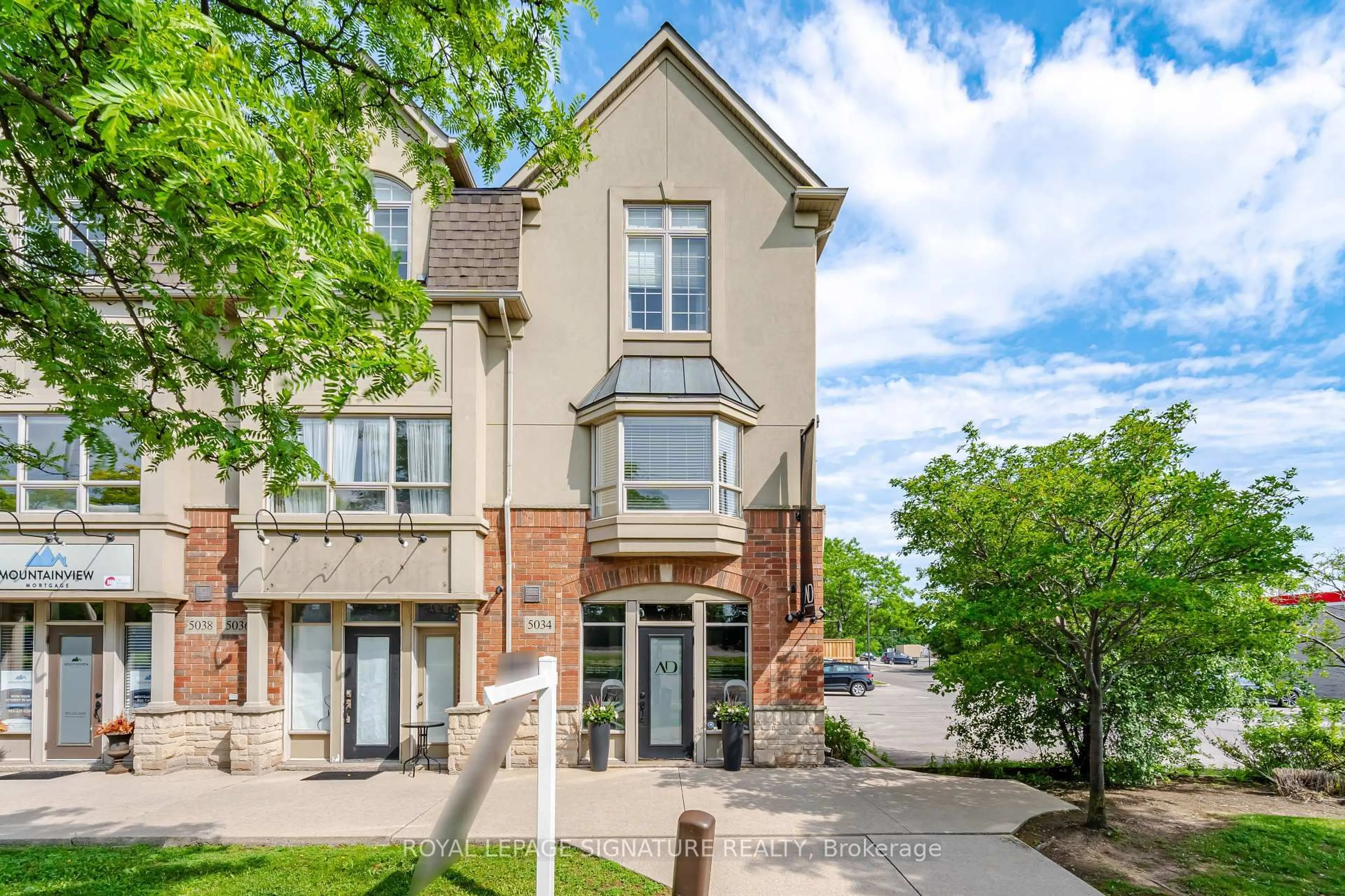 Unknown for 5035 Bidwell Common, Burlington Ontario L7L 0B4