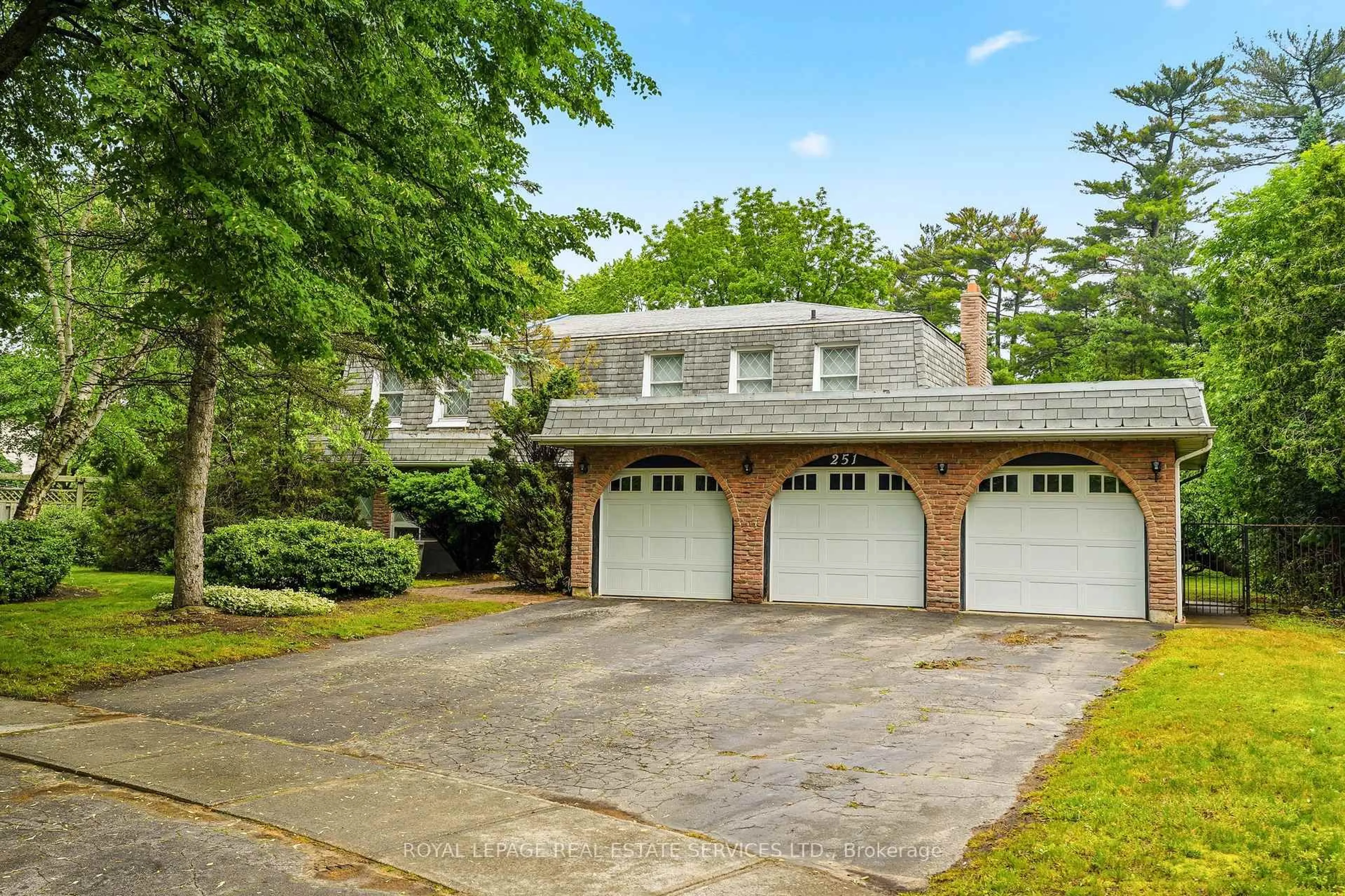 Unknown for 251 Dolphin Crt, Oakville Ontario L6J 5S7