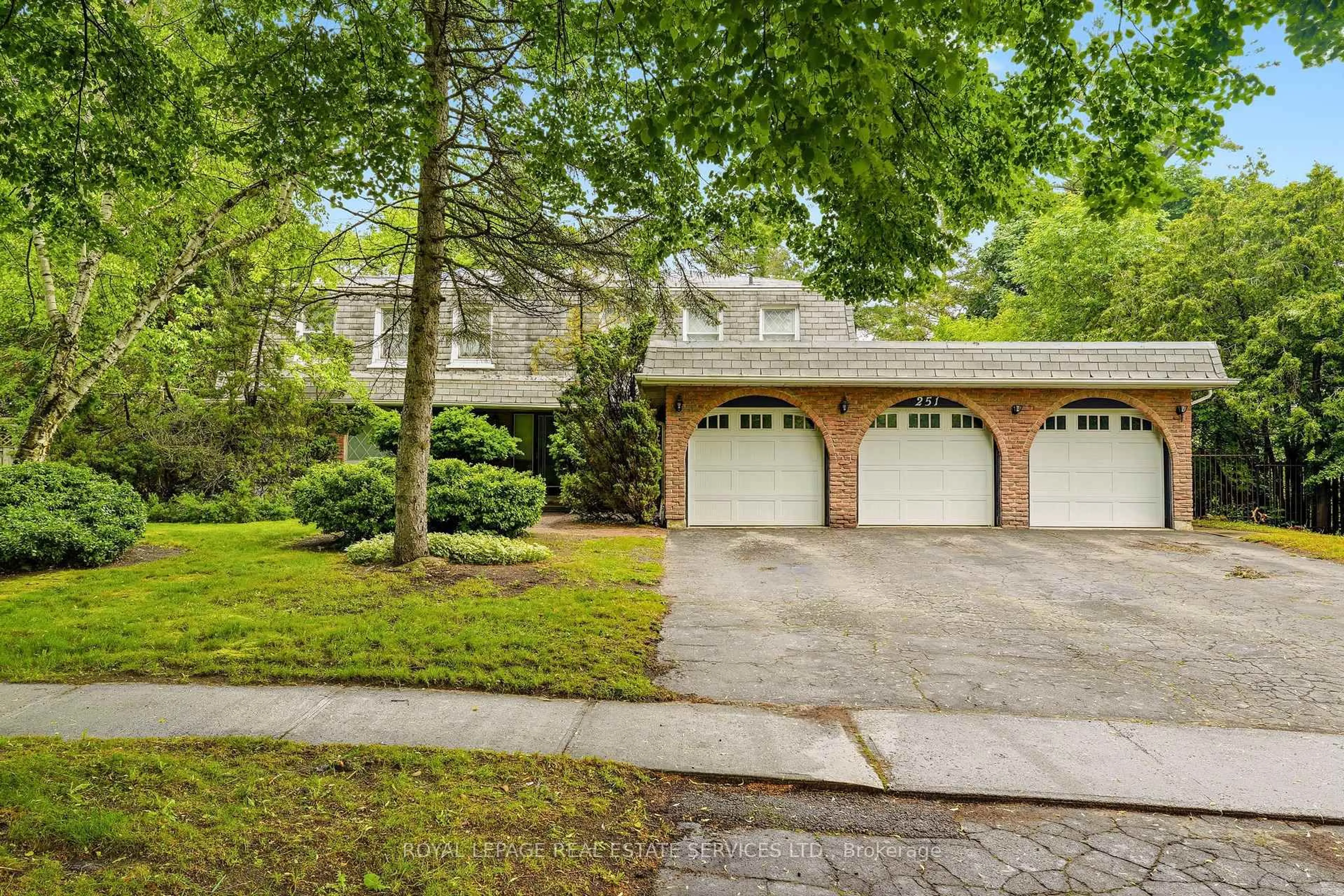 Unknown for 251 Dolphin Crt, Oakville Ontario L6J 5S7