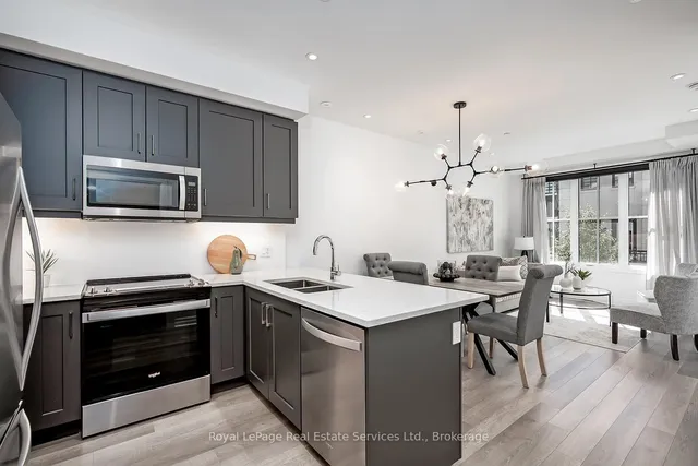 665 Cricklewood Dr #723, Mississauga 3