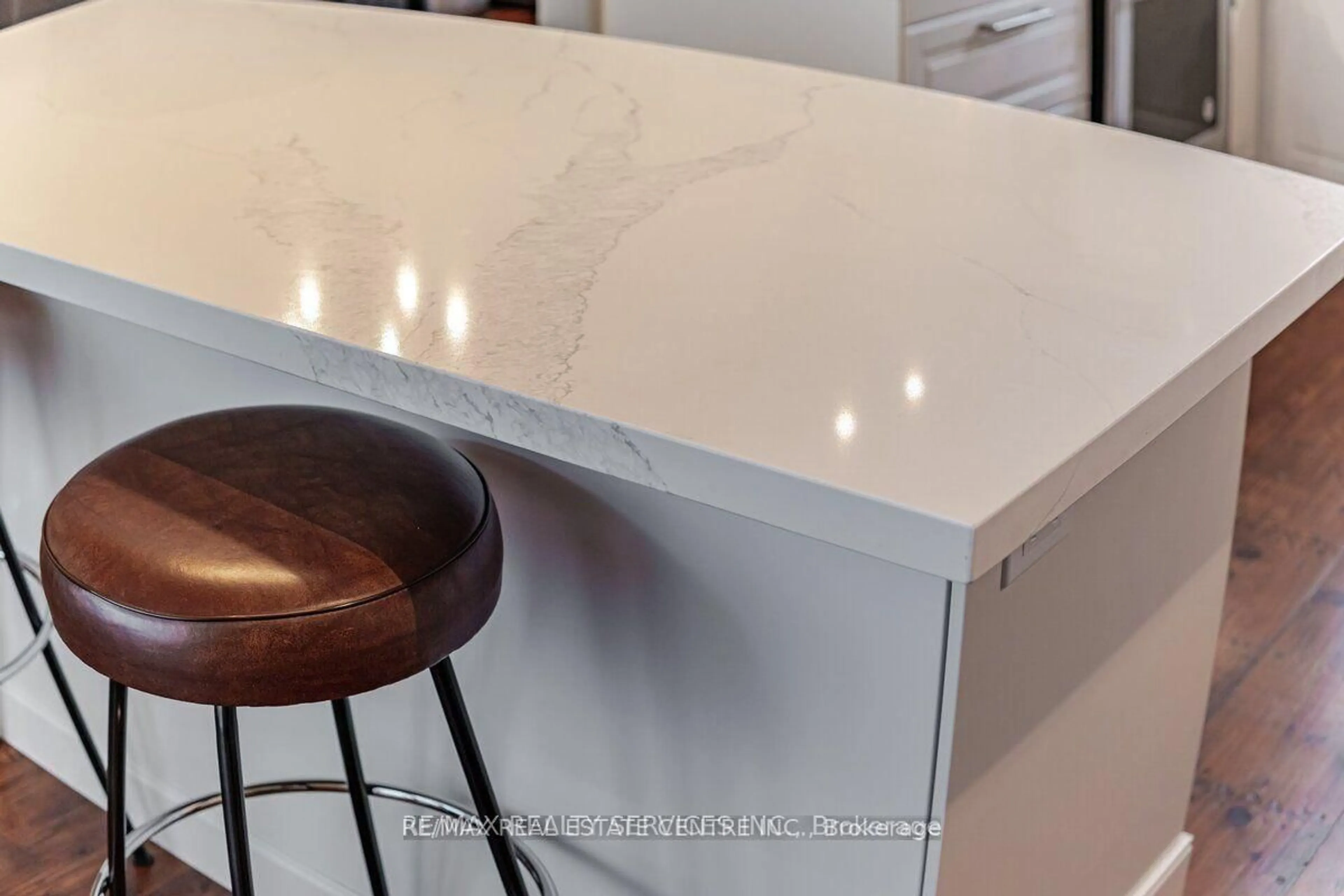 Contemporary kitchen, ceramic/tile floor for 104 Kennedy Rd, Caledon Ontario L7C 2A7