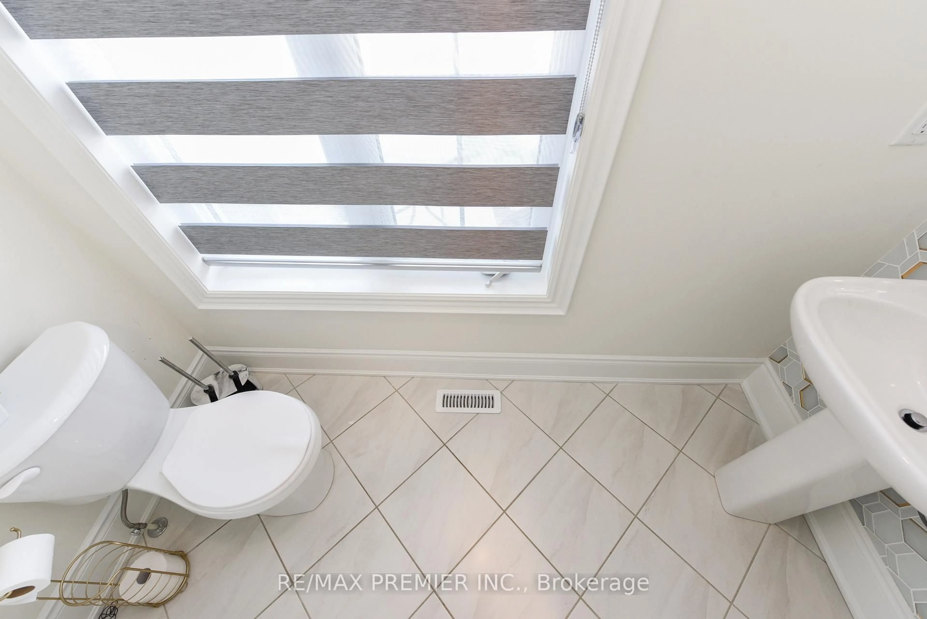 Unknown for 215 Hayrake St, Brampton Ontario L6Z 0A2